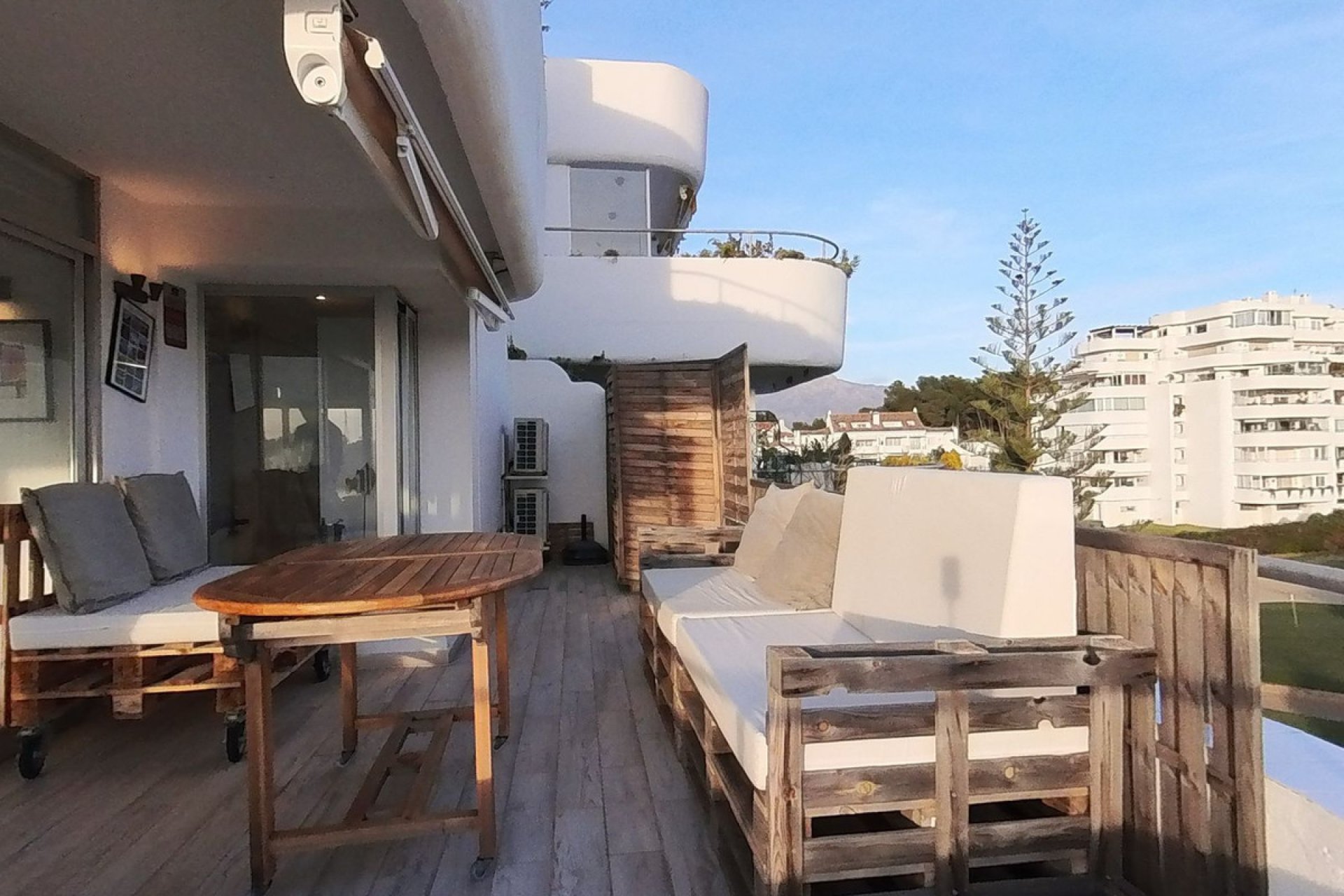 Resale - Apartment - Top Floor Apartment - Marbella - Guadalmina Alta