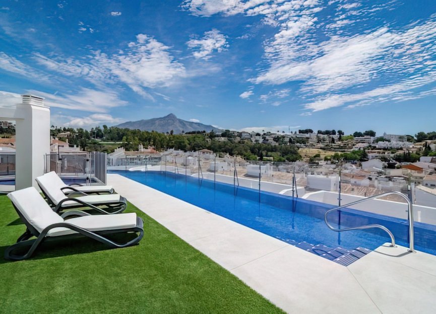 Resale - Apartment - Top Floor Apartment - Marbella - La Campana