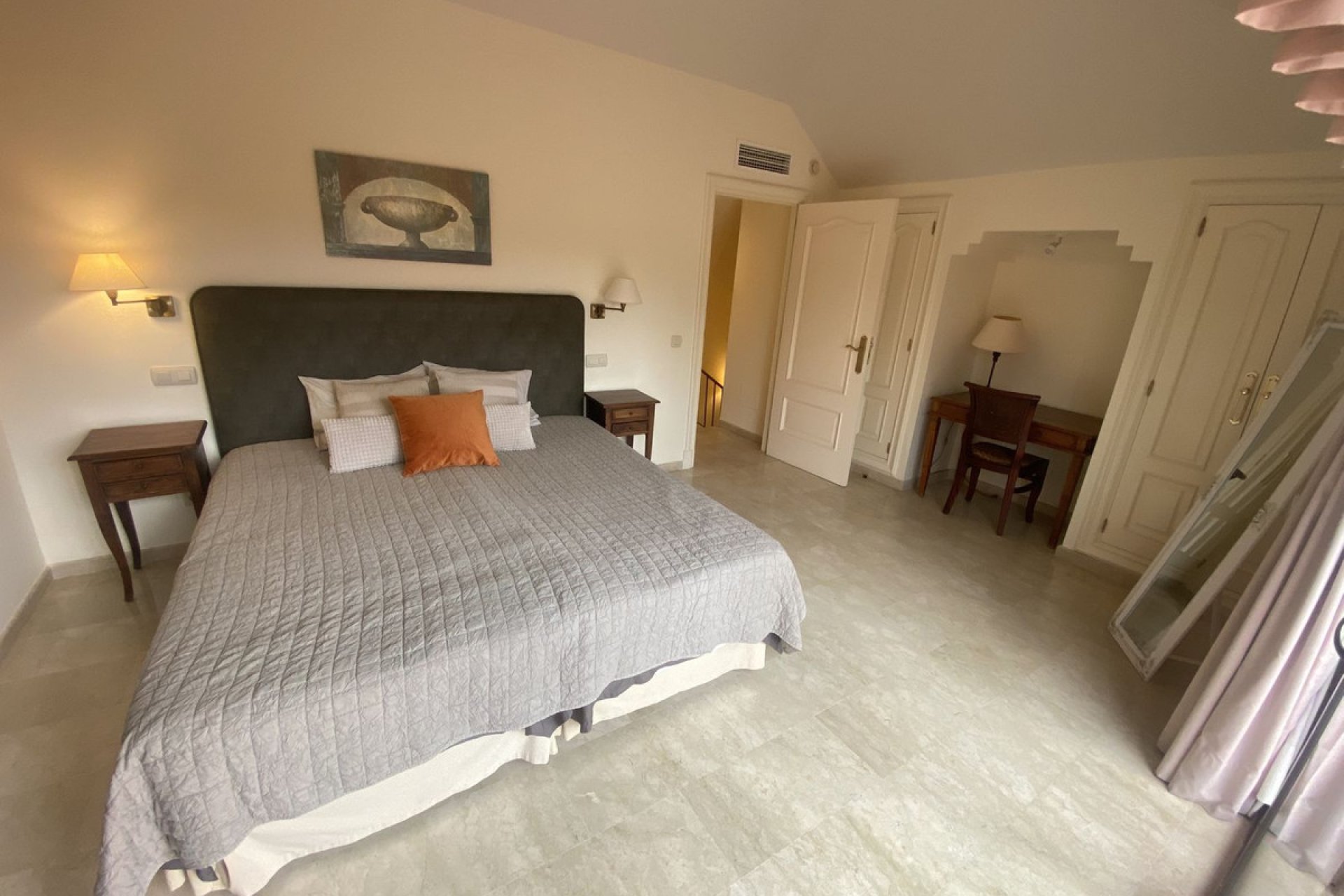 Resale - Apartment - Top Floor Apartment - Marbella - Marbella Centro