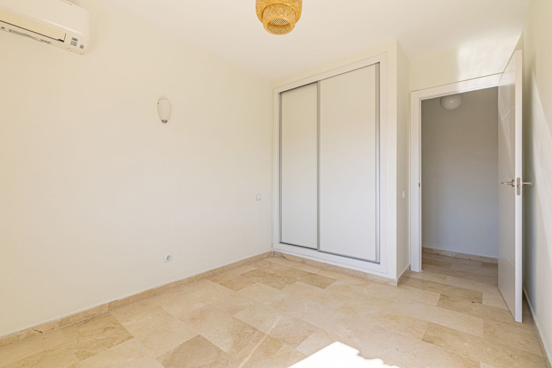 Resale - Apartment - Top Floor Apartment - Marbella - Marbella Centro