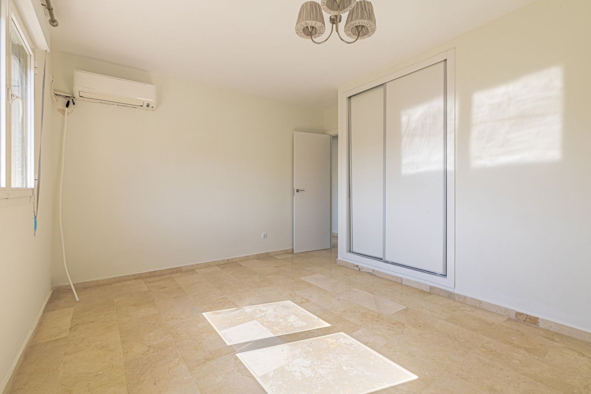 Resale - Apartment - Top Floor Apartment - Marbella - Marbella Centro