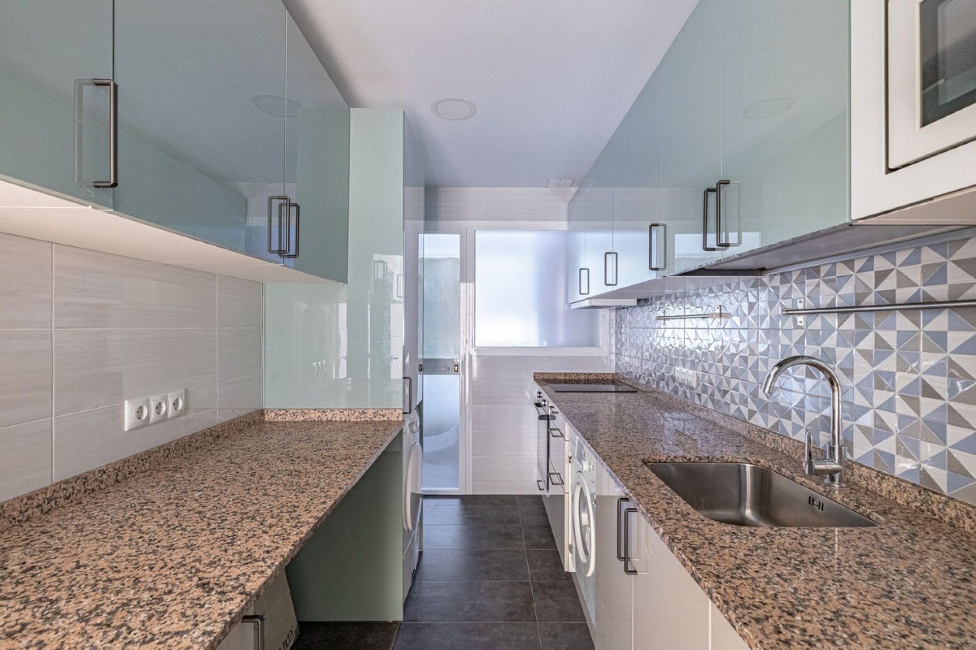 Resale - Apartment - Top Floor Apartment - Marbella - Marbella Centro