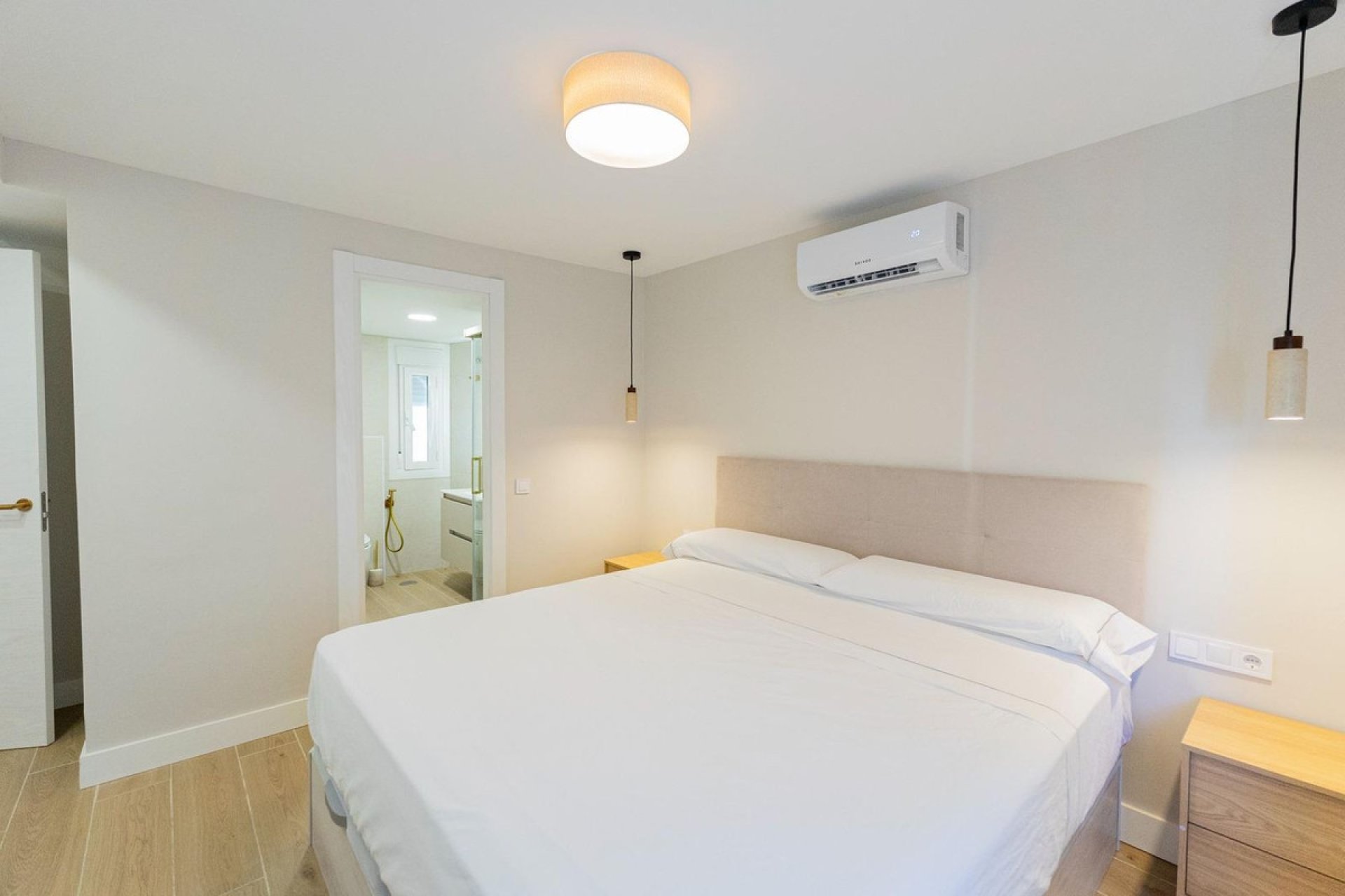 Resale - Apartment - Top Floor Apartment - Marbella - Marbella Centro