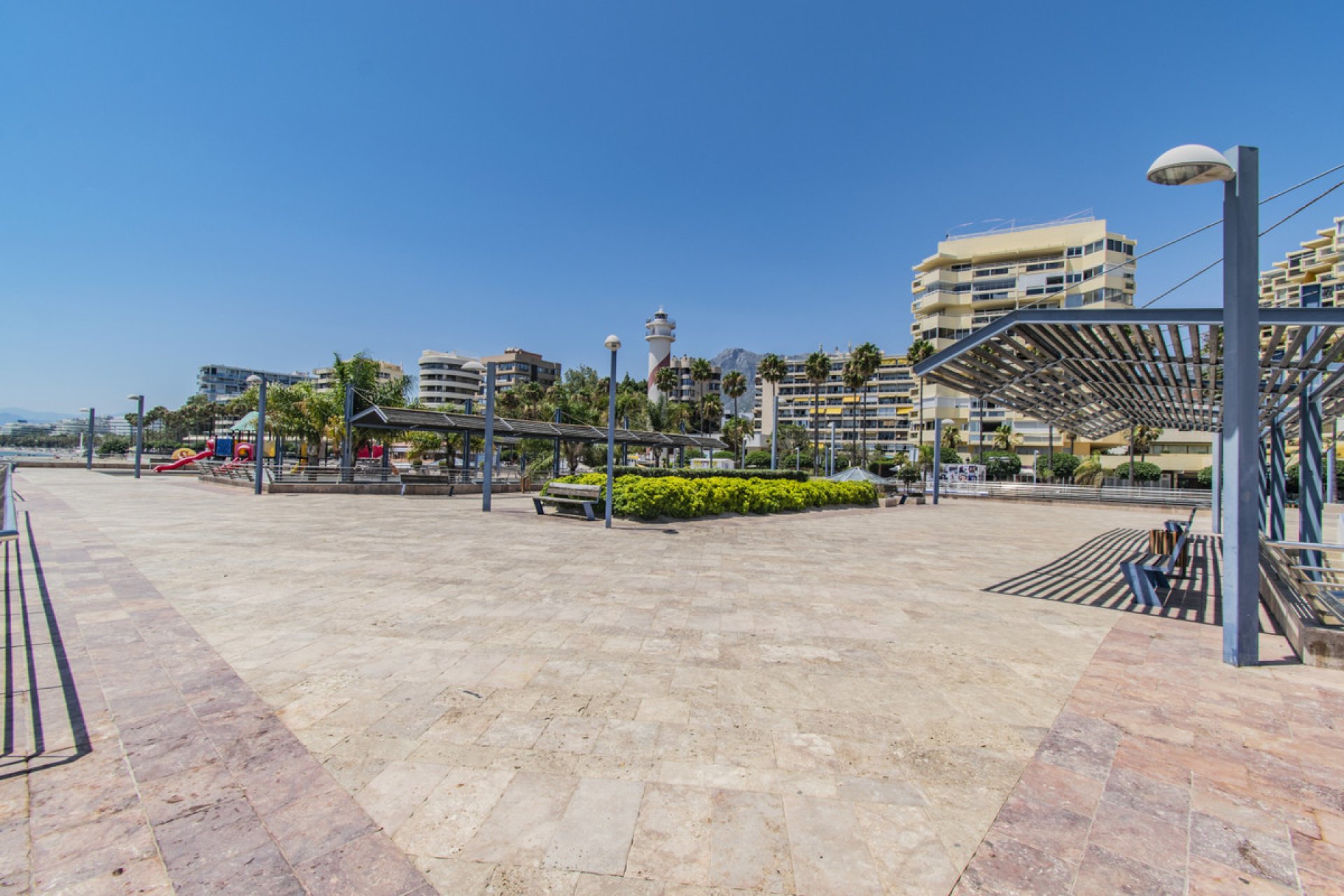 Resale - Apartment - Top Floor Apartment - Marbella - Marbella Centro