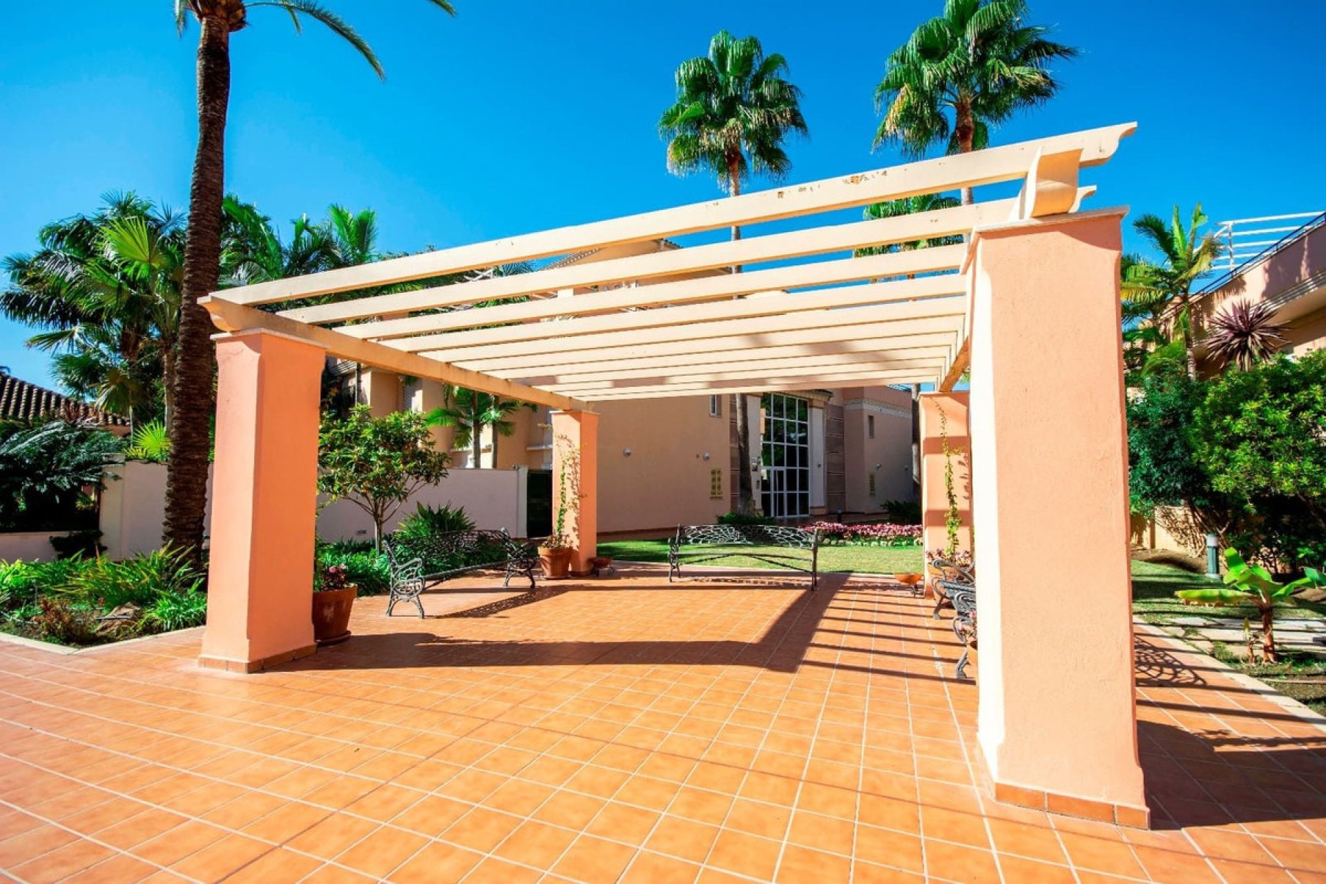 Resale - Apartment - Top Floor Apartment - Marbella - Marbella Centro