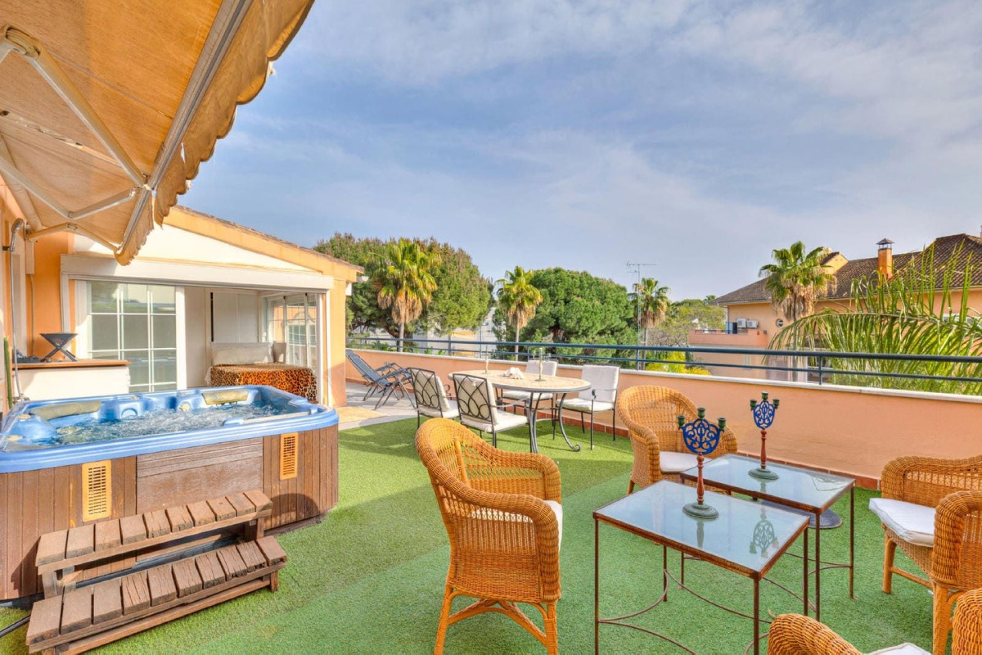 Resale - Apartment - Top Floor Apartment - Marbella - Marbella Centro