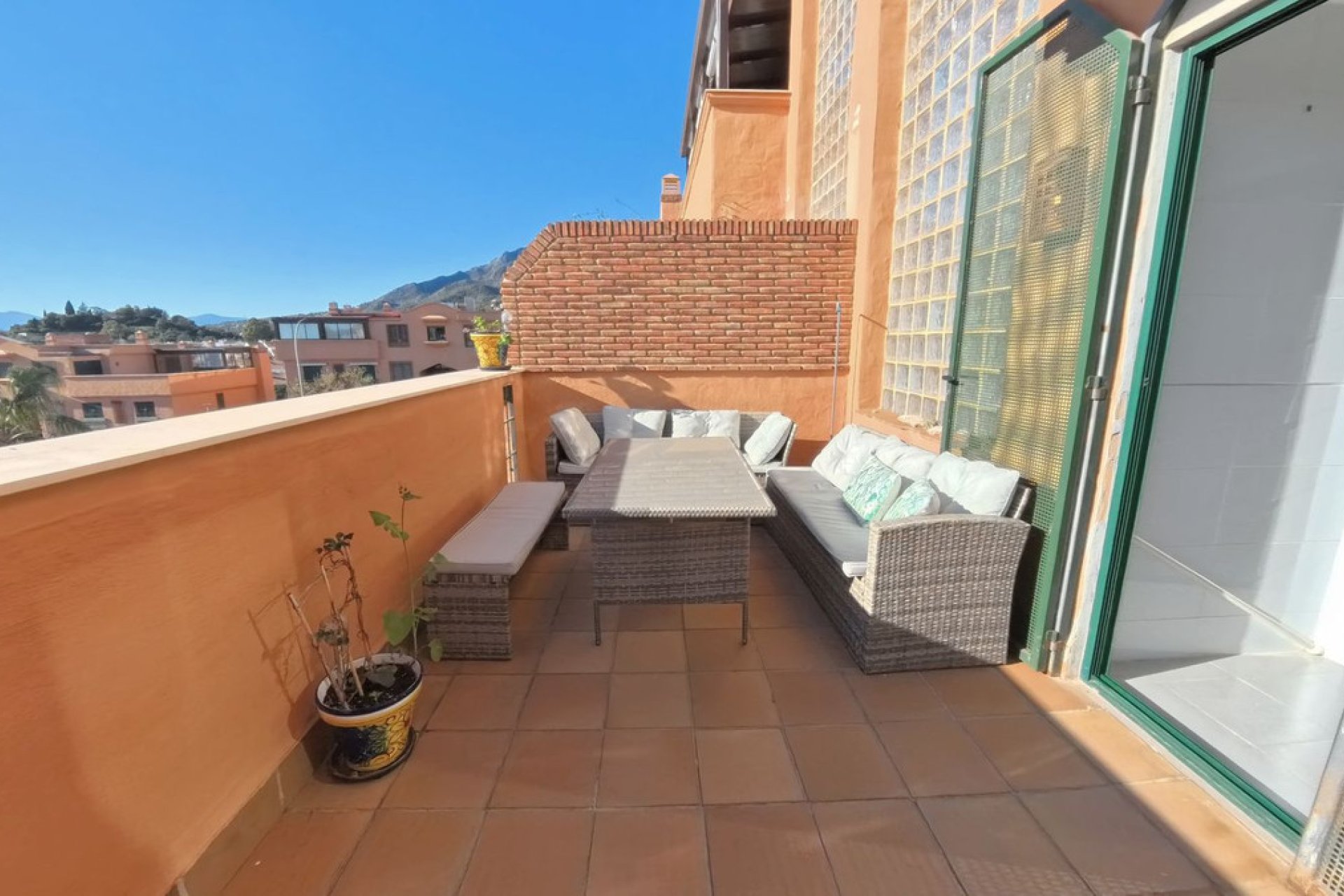 Resale - Apartment - Top Floor Apartment - Marbella - Marbella Centro