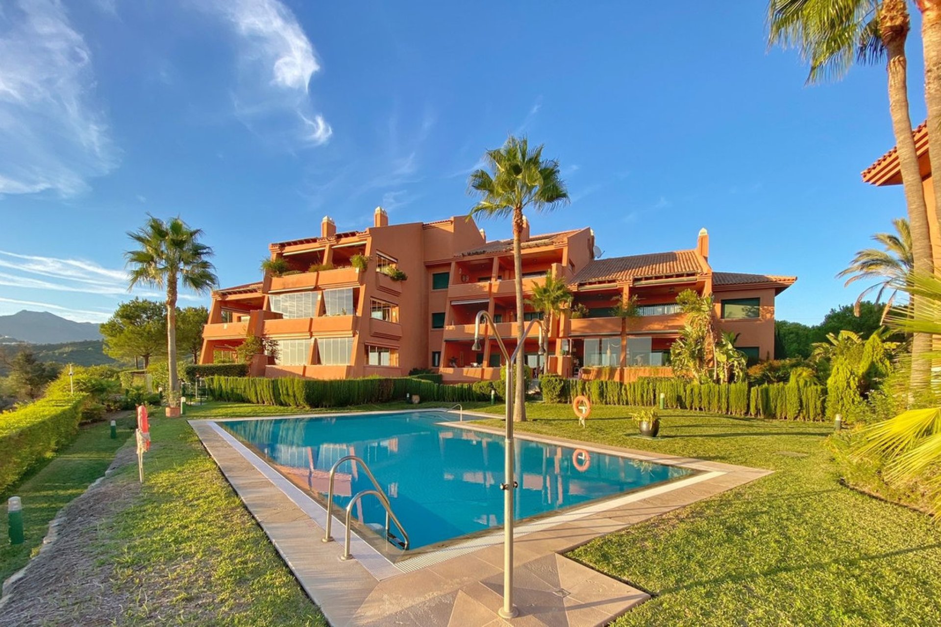 Resale - Apartment - Top Floor Apartment - Marbella - Marbella Centro