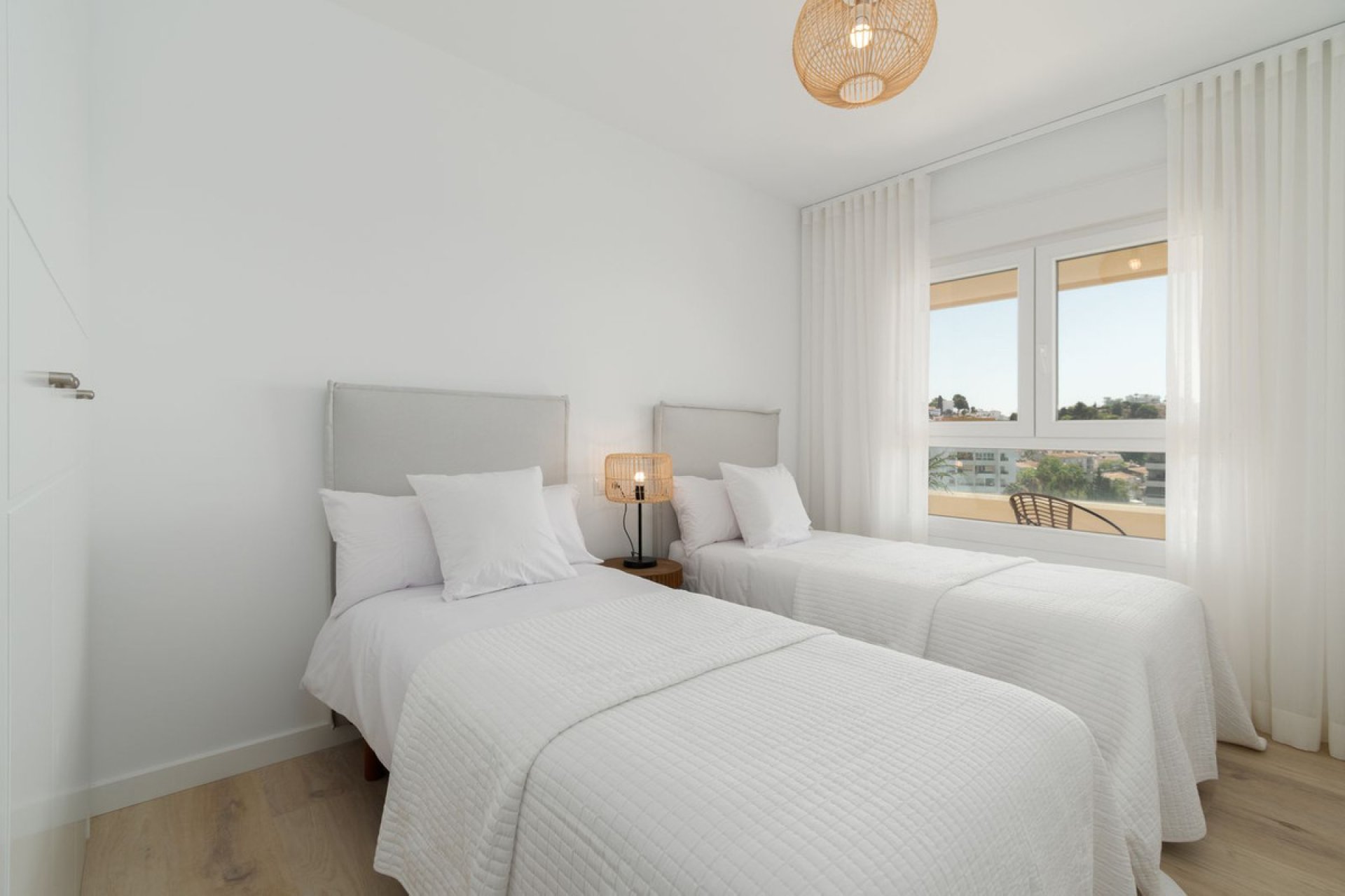 Resale - Apartment - Top Floor Apartment - Marbella - Nueva Andalucia