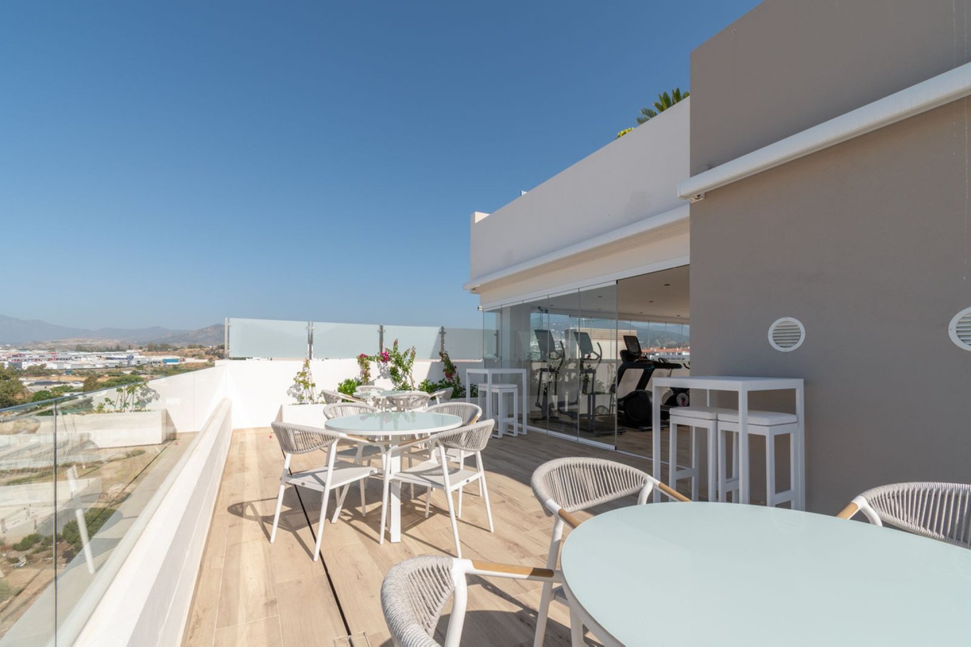 Resale - Apartment - Top Floor Apartment - Marbella - Nueva Andalucia