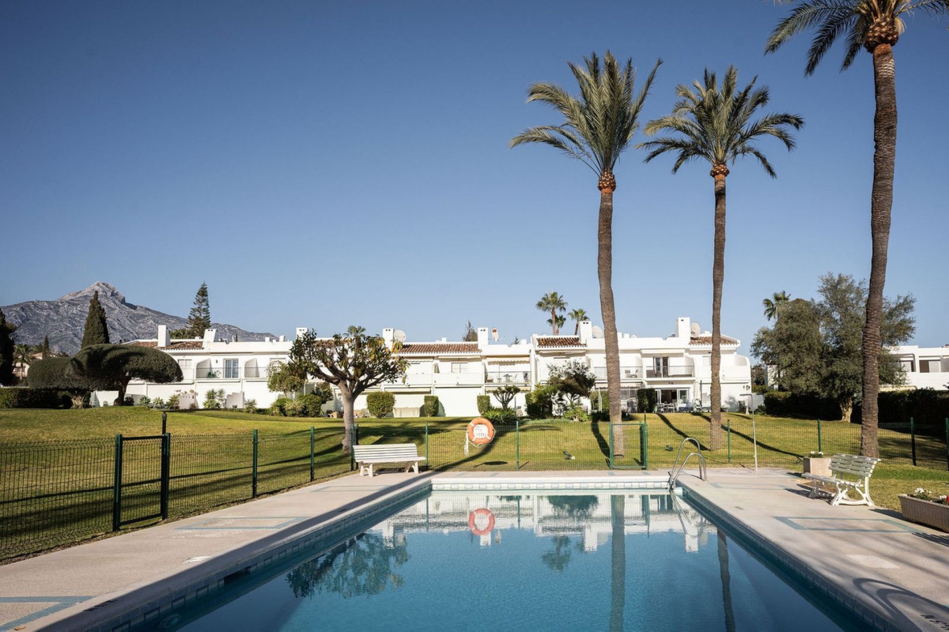 Resale - Apartment - Top Floor Apartment - Marbella - Nueva Andalucia