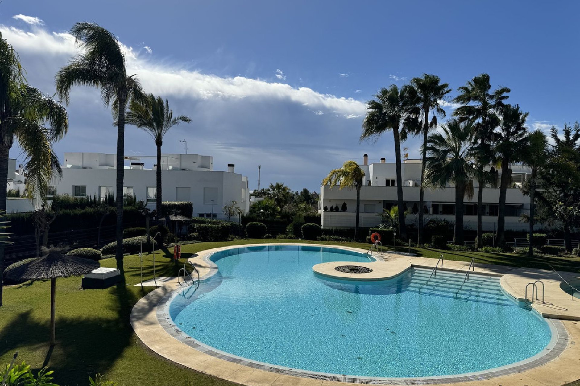 Resale - Apartment - Top Floor Apartment - Marbella - Nueva Andalucia