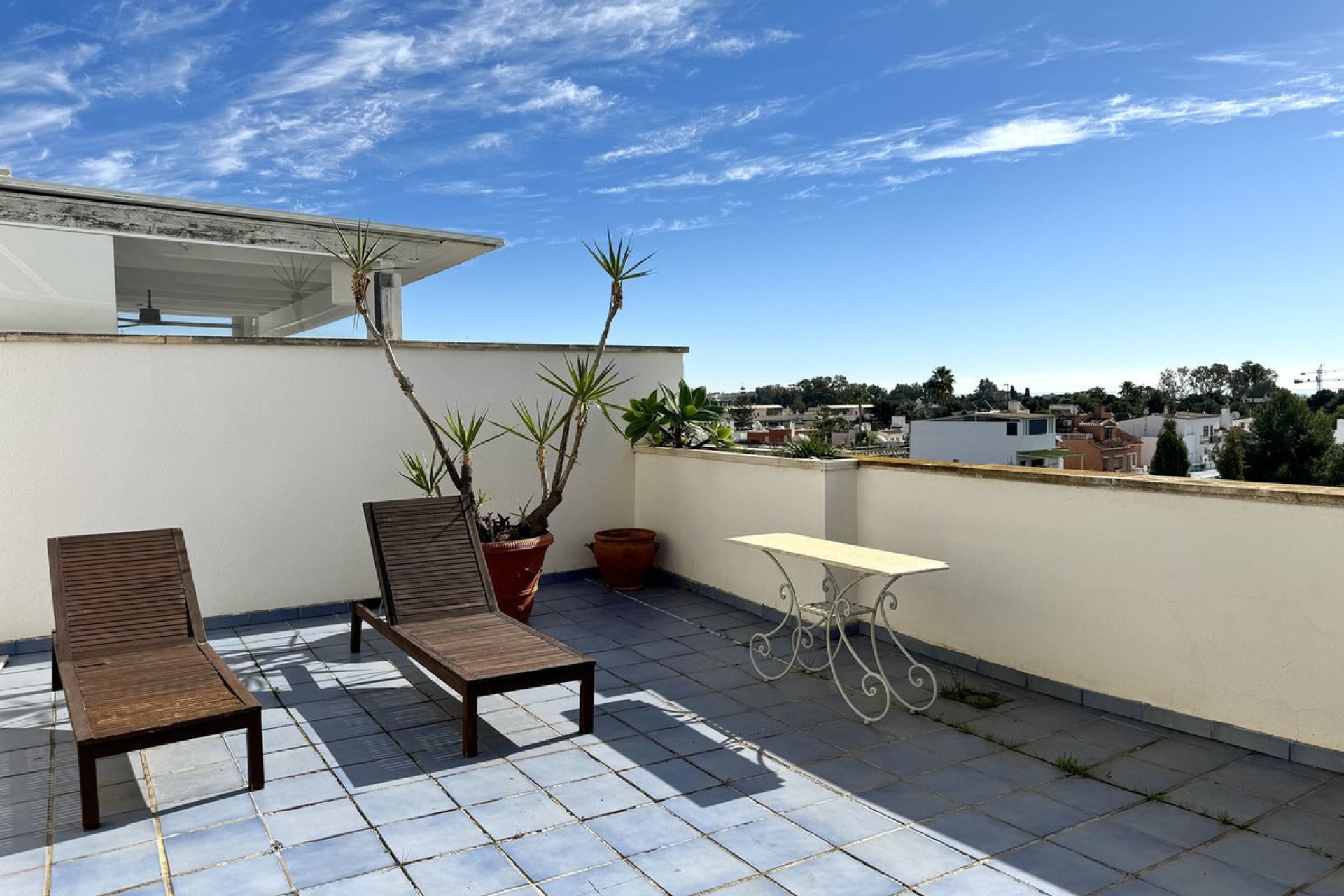 Resale - Apartment - Top Floor Apartment - Marbella - Nueva Andalucia