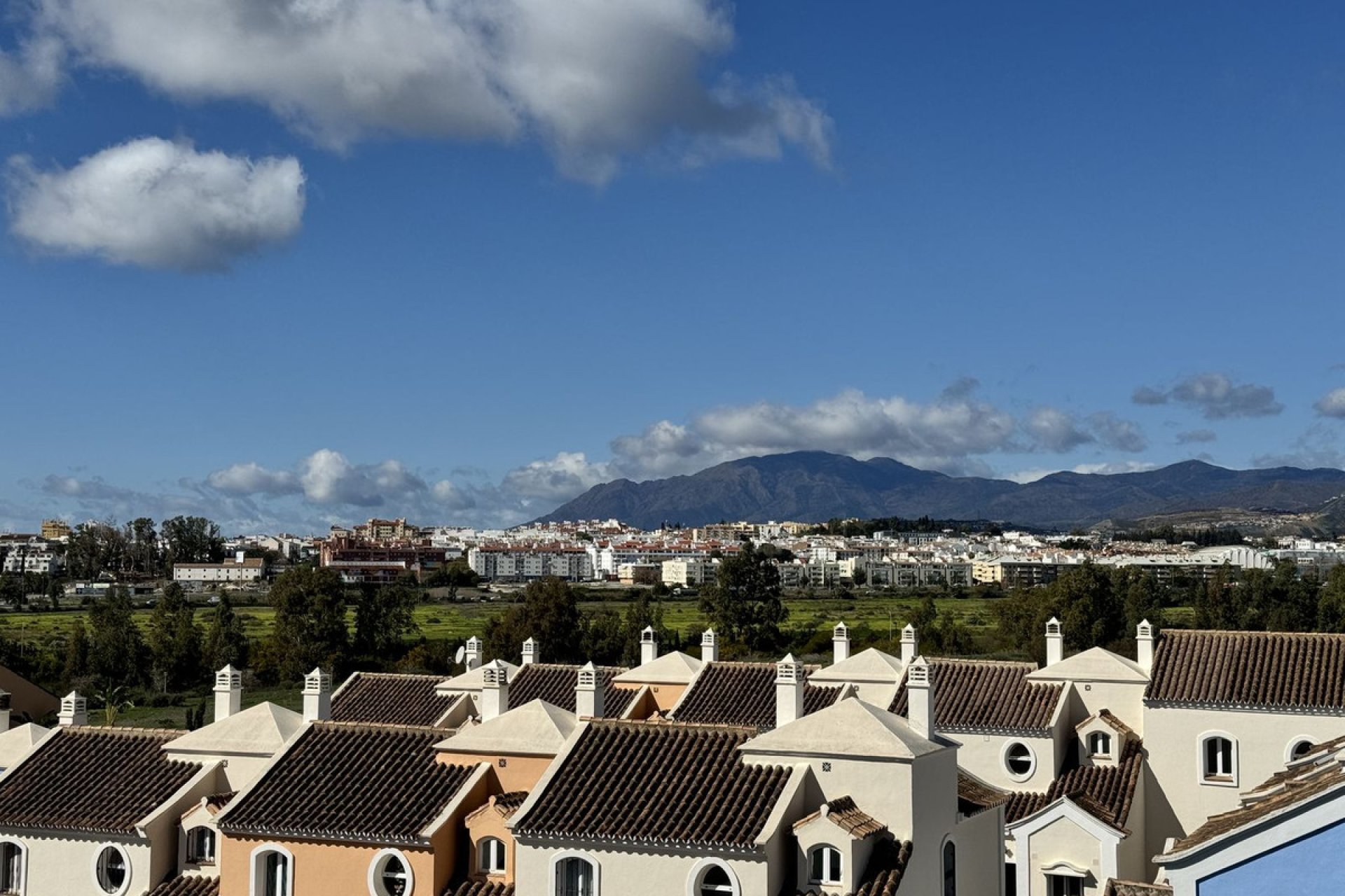 Resale - Apartment - Top Floor Apartment - Marbella - Nueva Andalucia