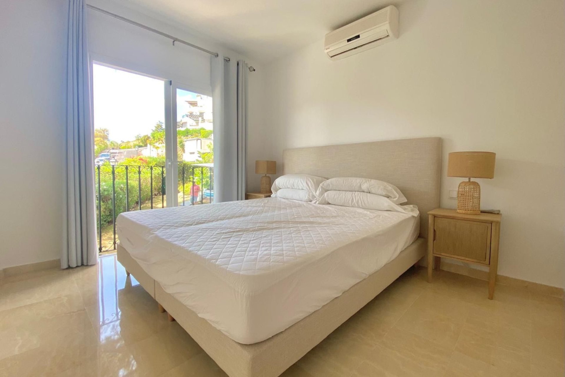 Resale - Apartment - Top Floor Apartment - Marbella - Nueva Andalucia