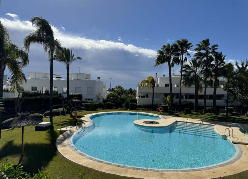 Resale - Apartment - Top Floor Apartment - Marbella - Nueva Andalucia