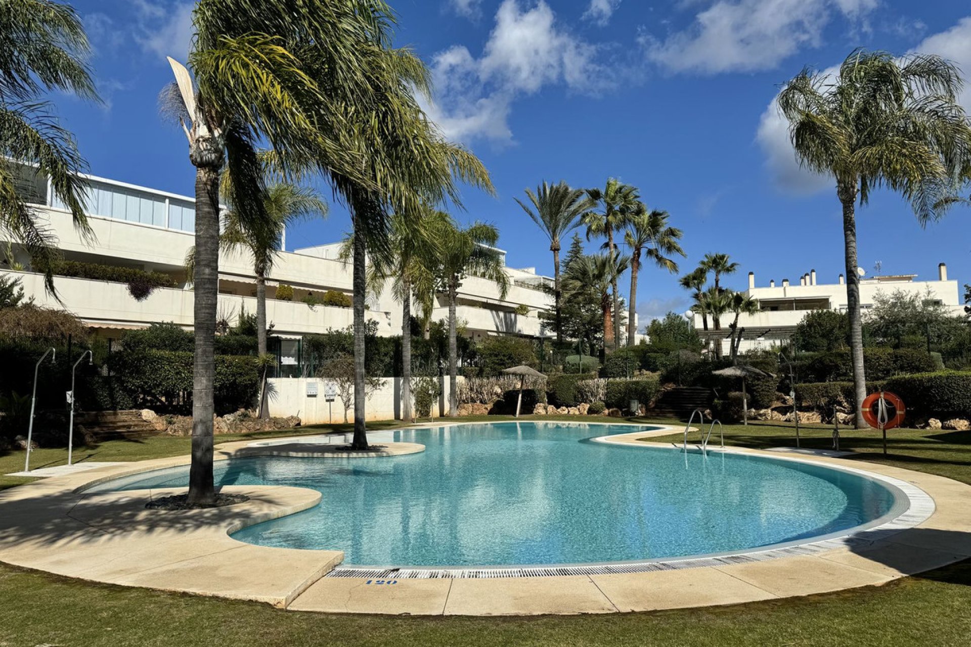 Resale - Apartment - Top Floor Apartment - Marbella - Nueva Andalucia