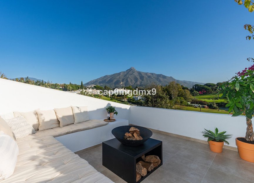 Resale - Apartment - Top Floor Apartment - Marbella - Nueva Andalucia