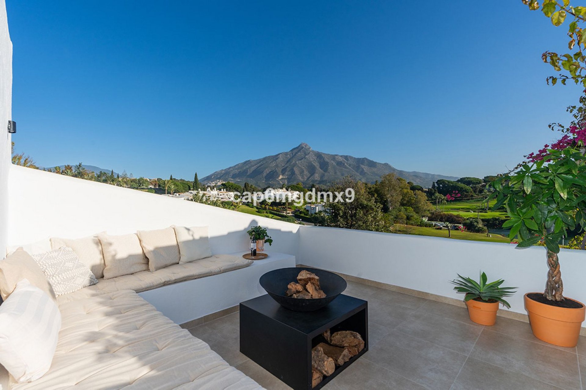 Resale - Apartment - Top Floor Apartment - Marbella - Nueva Andalucia