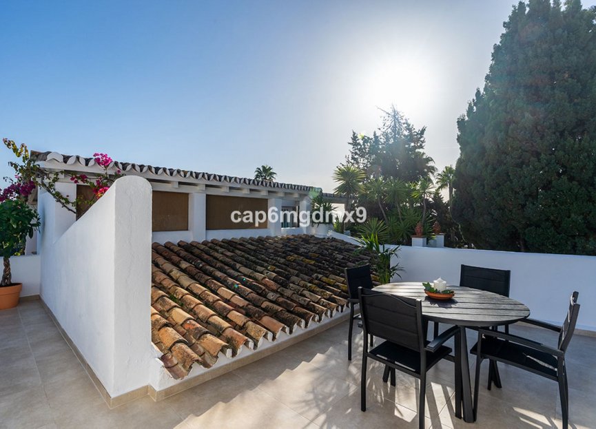 Resale - Apartment - Top Floor Apartment - Marbella - Nueva Andalucia