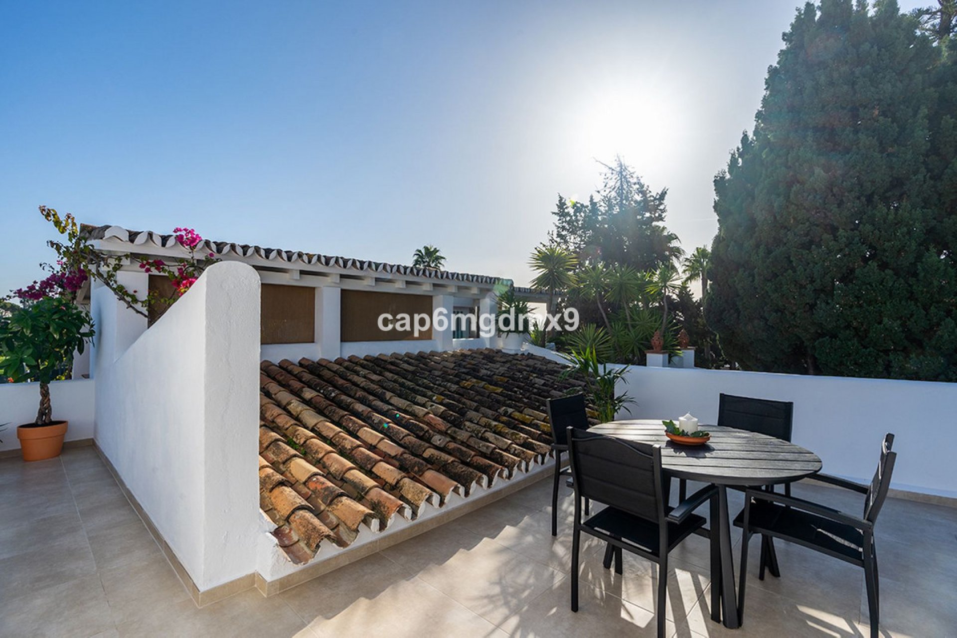 Resale - Apartment - Top Floor Apartment - Marbella - Nueva Andalucia