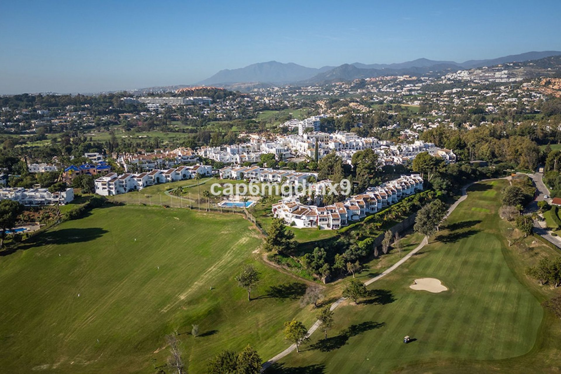 Resale - Apartment - Top Floor Apartment - Marbella - Nueva Andalucia