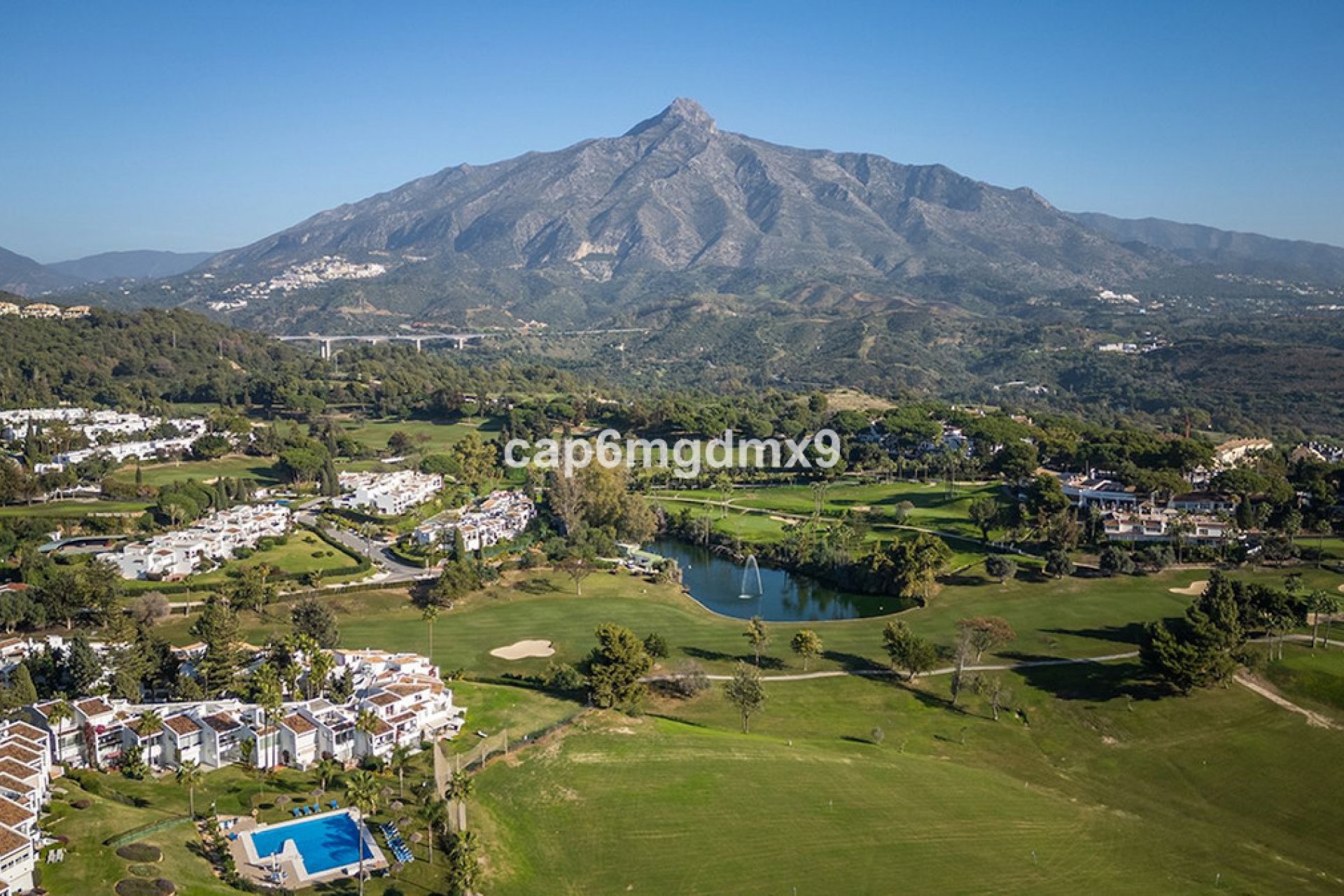 Resale - Apartment - Top Floor Apartment - Marbella - Nueva Andalucia