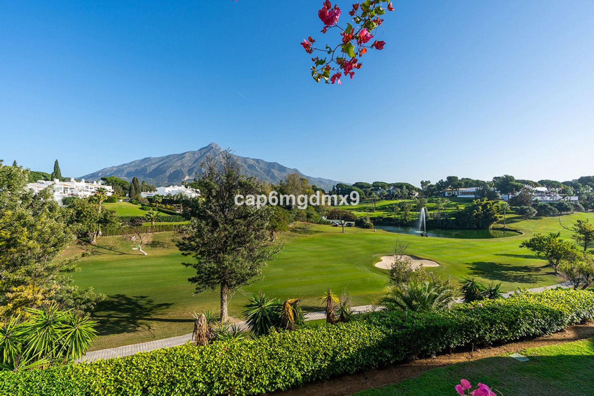 Resale - Apartment - Top Floor Apartment - Marbella - Nueva Andalucia