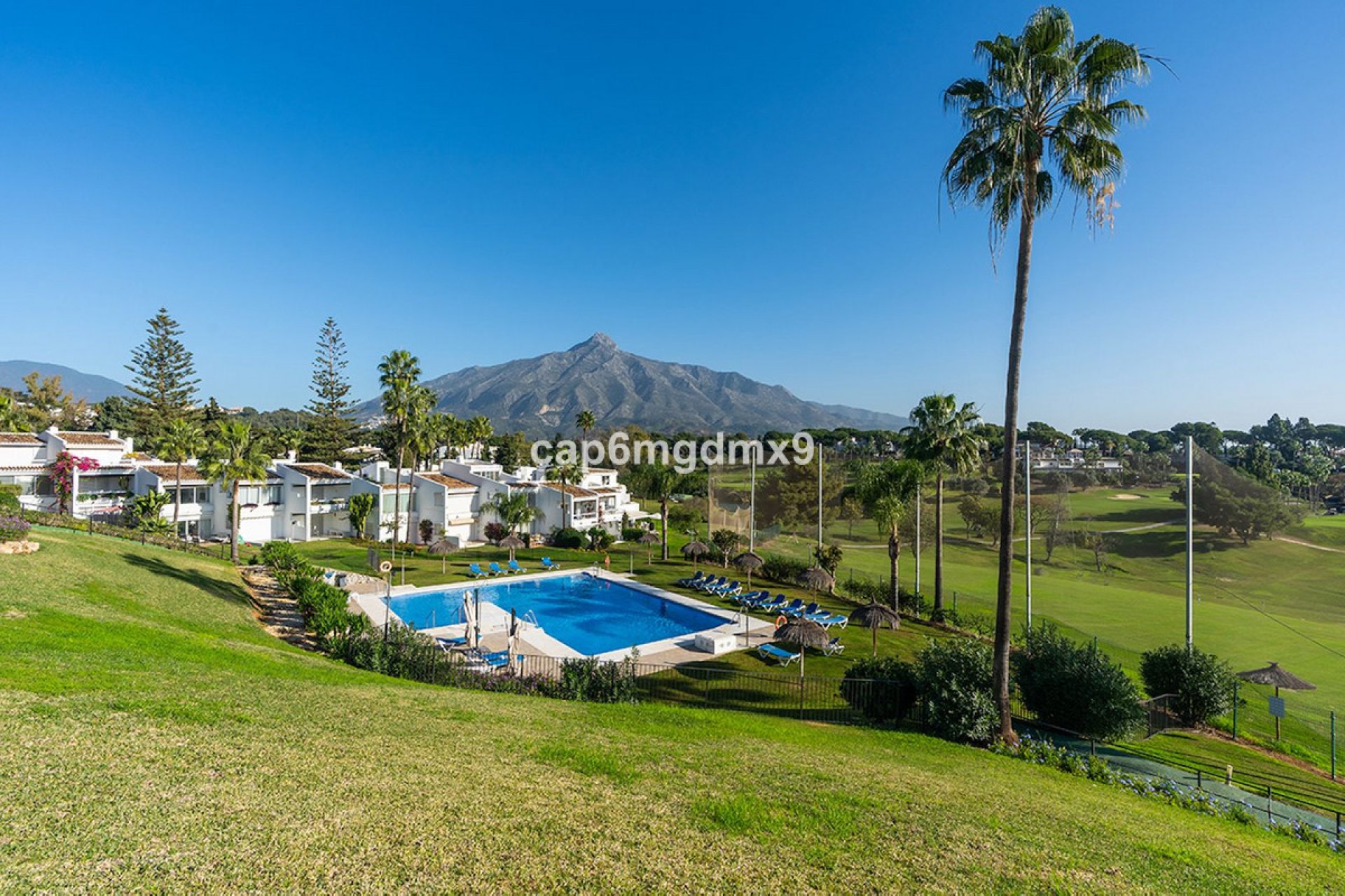 Resale - Apartment - Top Floor Apartment - Marbella - Nueva Andalucia