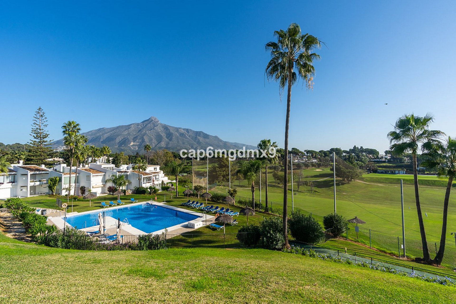 Resale - Apartment - Top Floor Apartment - Marbella - Nueva Andalucia