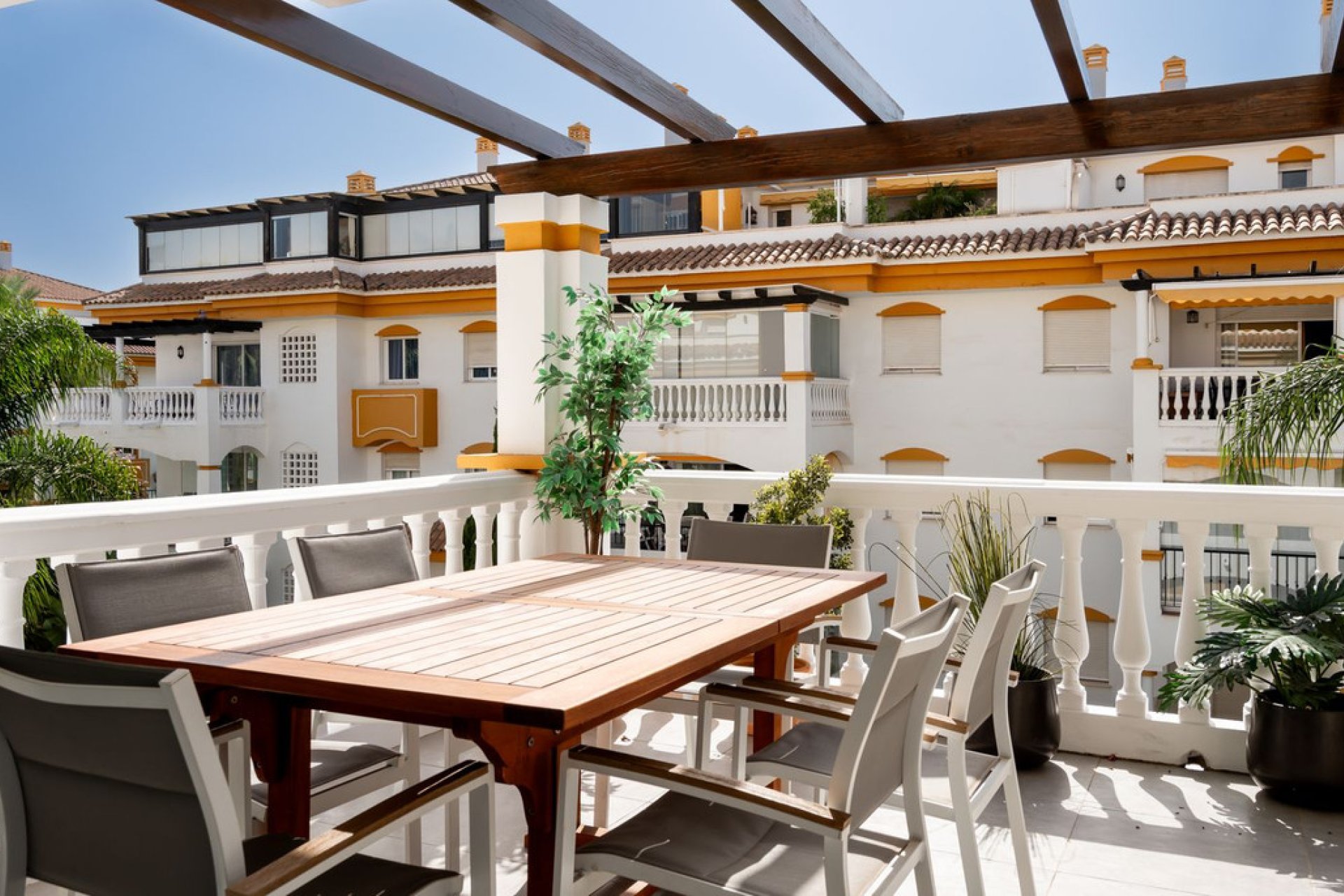 Resale - Apartment - Top Floor Apartment - Marbella - Nueva Andalucia