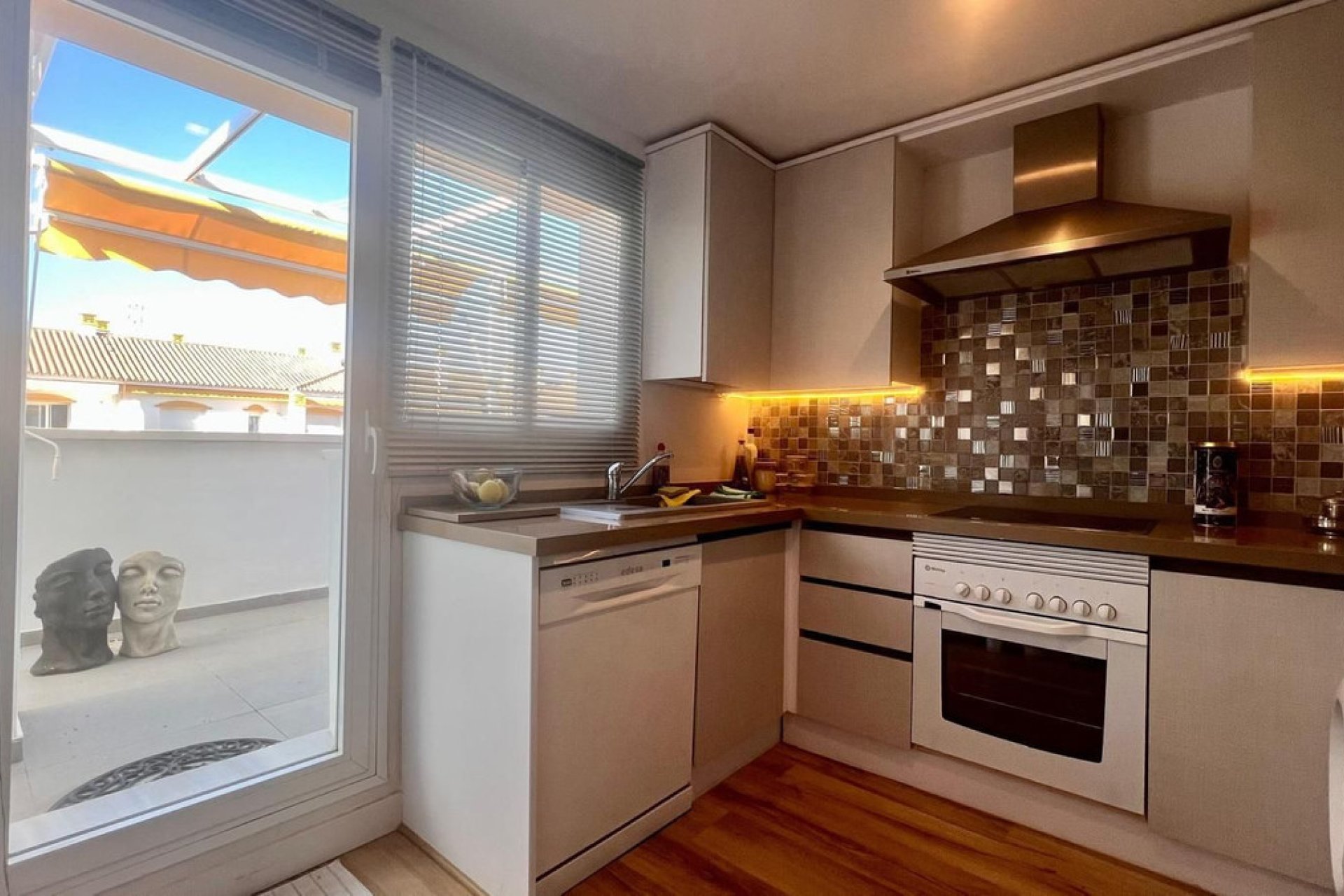 Resale - Apartment - Top Floor Apartment - Marbella - Nueva Andalucia