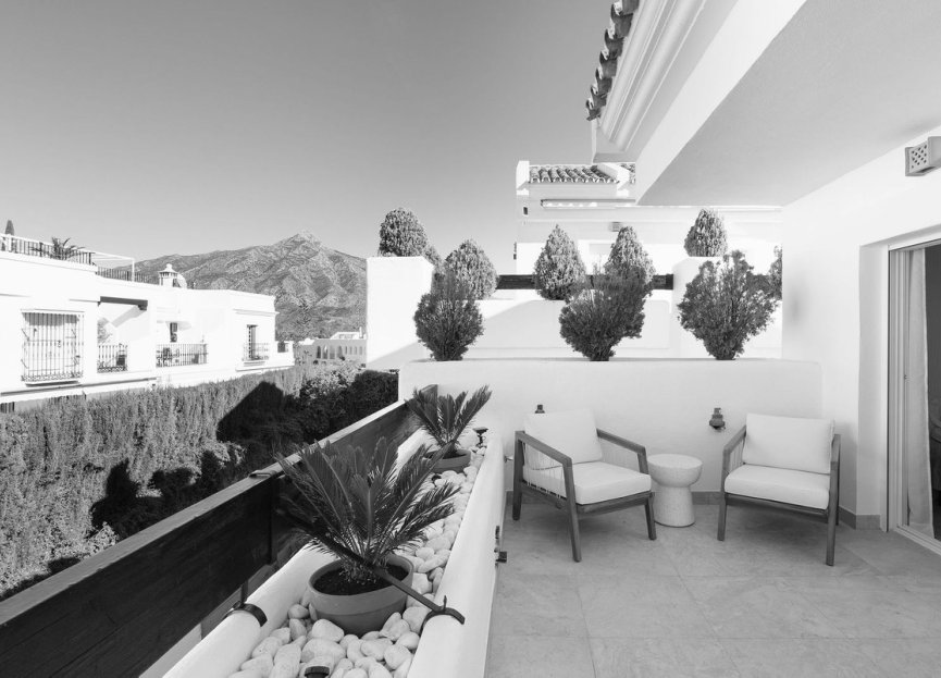 Resale - Apartment - Top Floor Apartment - Marbella - Nueva Andalucia