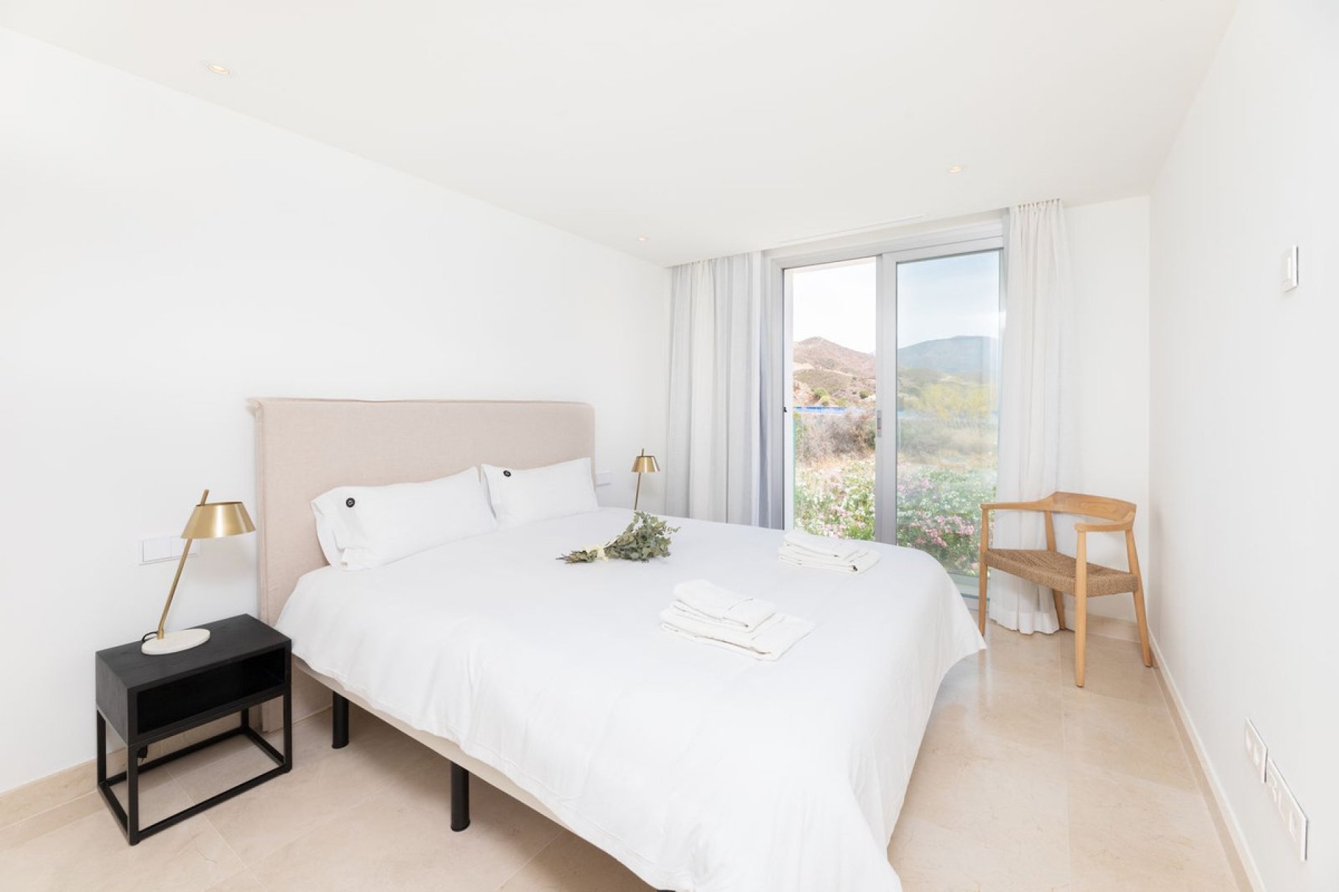 Resale - Apartment - Top Floor Apartment - Marbella - Nueva Andalucia