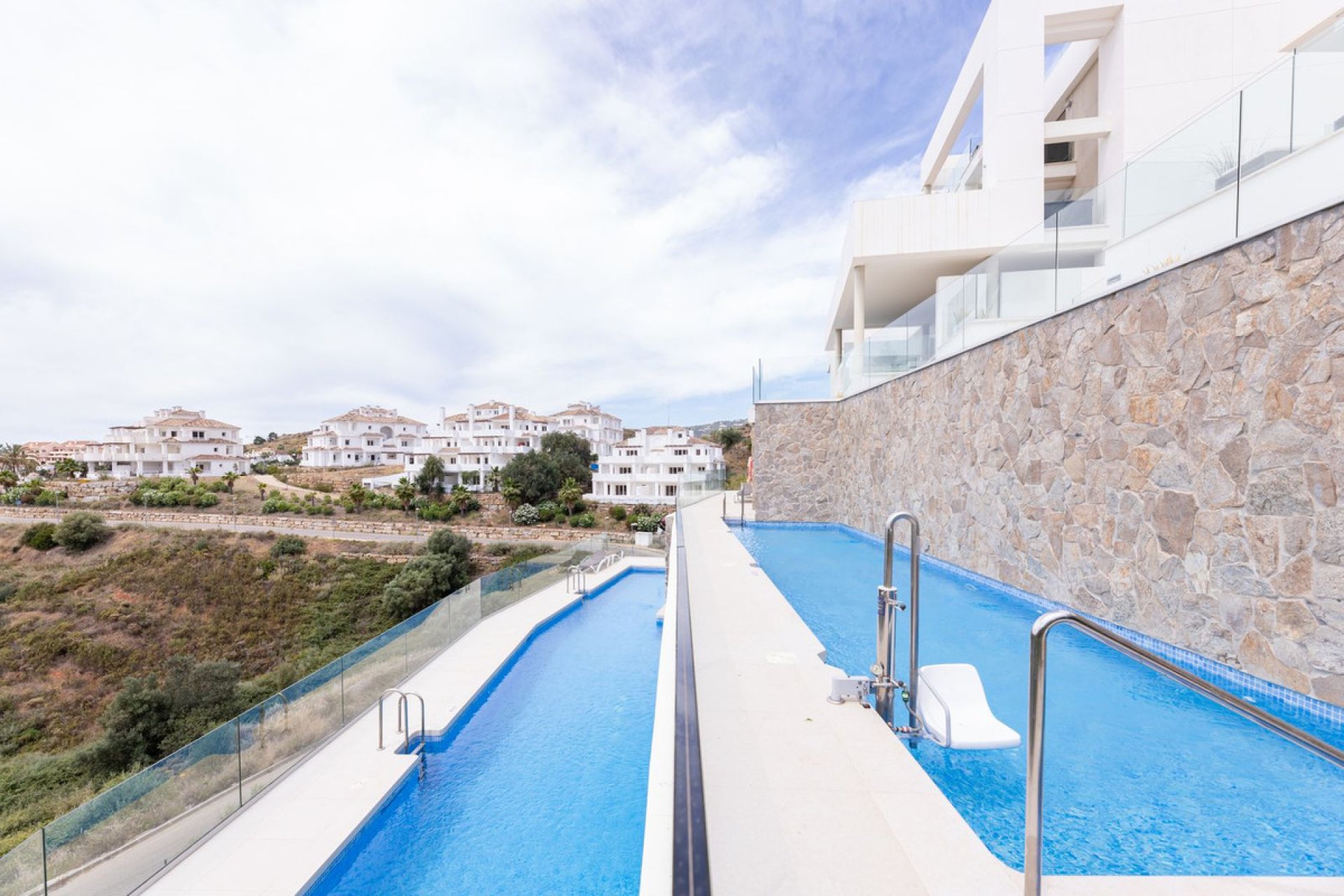 Resale - Apartment - Top Floor Apartment - Marbella - Nueva Andalucia