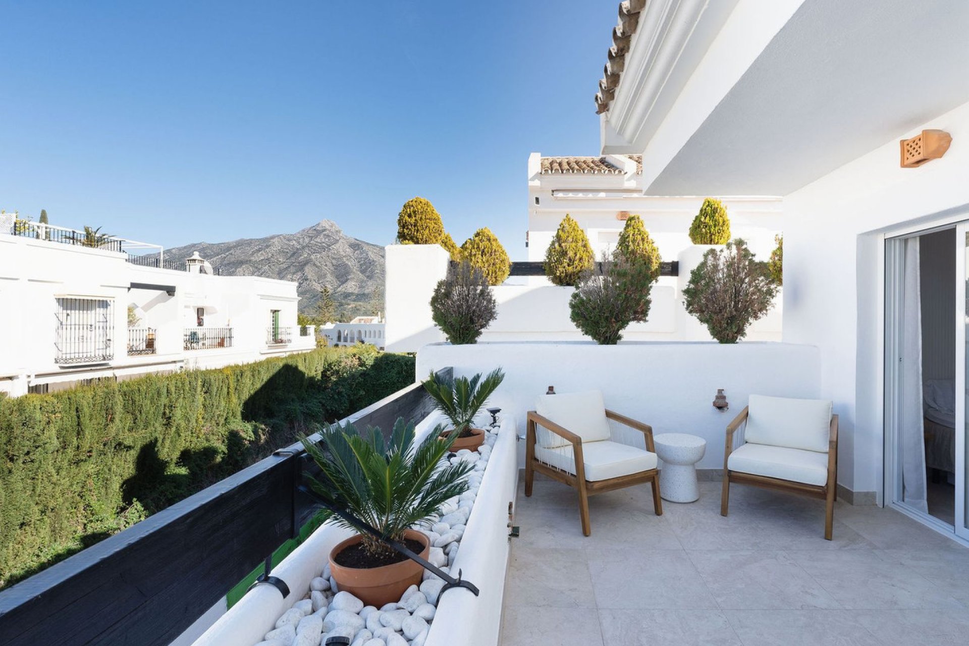 Resale - Apartment - Top Floor Apartment - Marbella - Nueva Andalucia