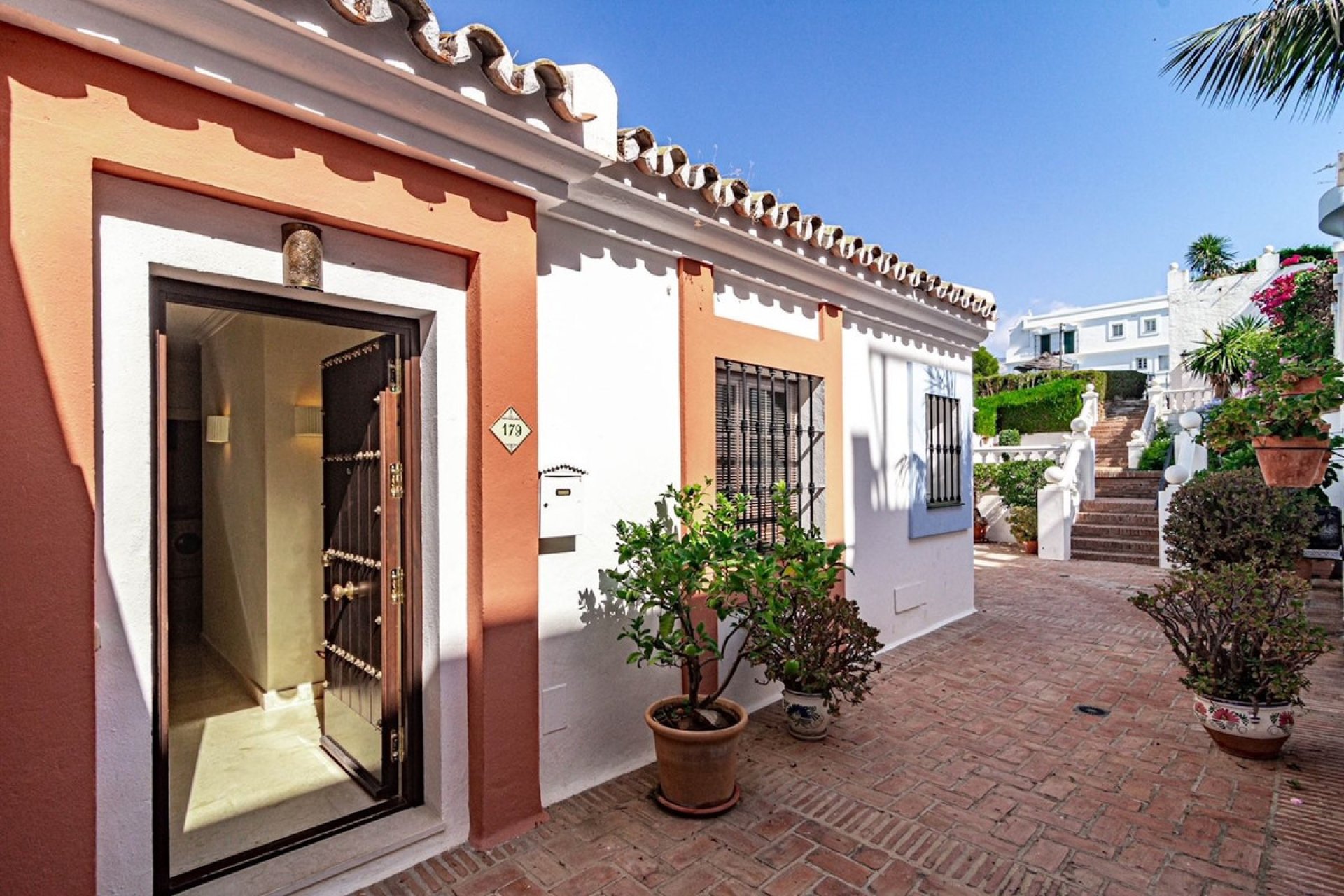 Resale - Apartment - Top Floor Apartment - Marbella - Nueva Andalucia
