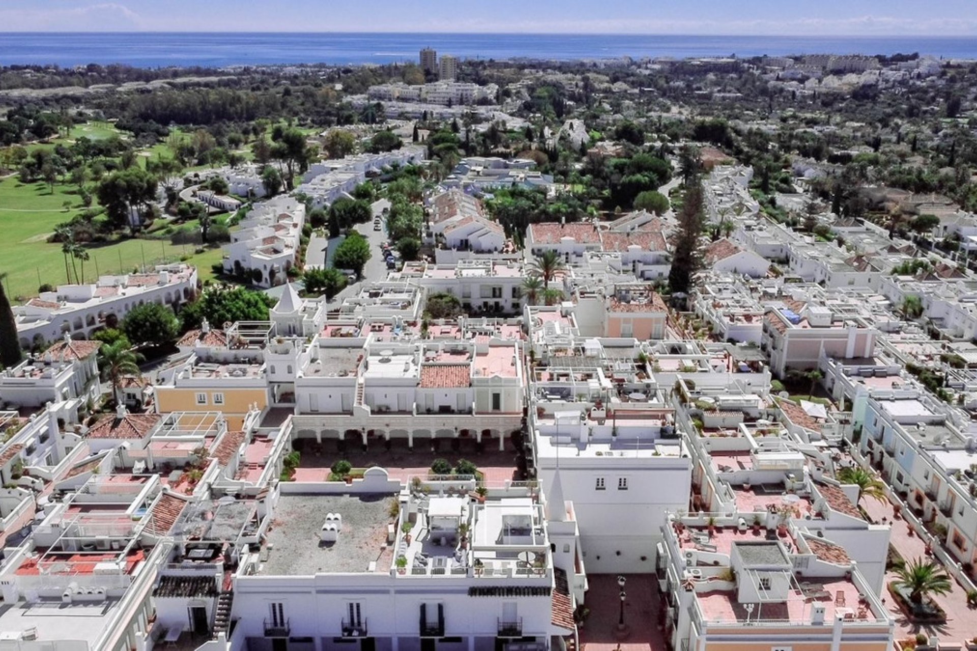 Resale - Apartment - Top Floor Apartment - Marbella - Nueva Andalucia
