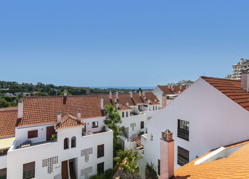 Resale - Apartment - Top Floor Apartment - Marbella - Nueva Andalucia