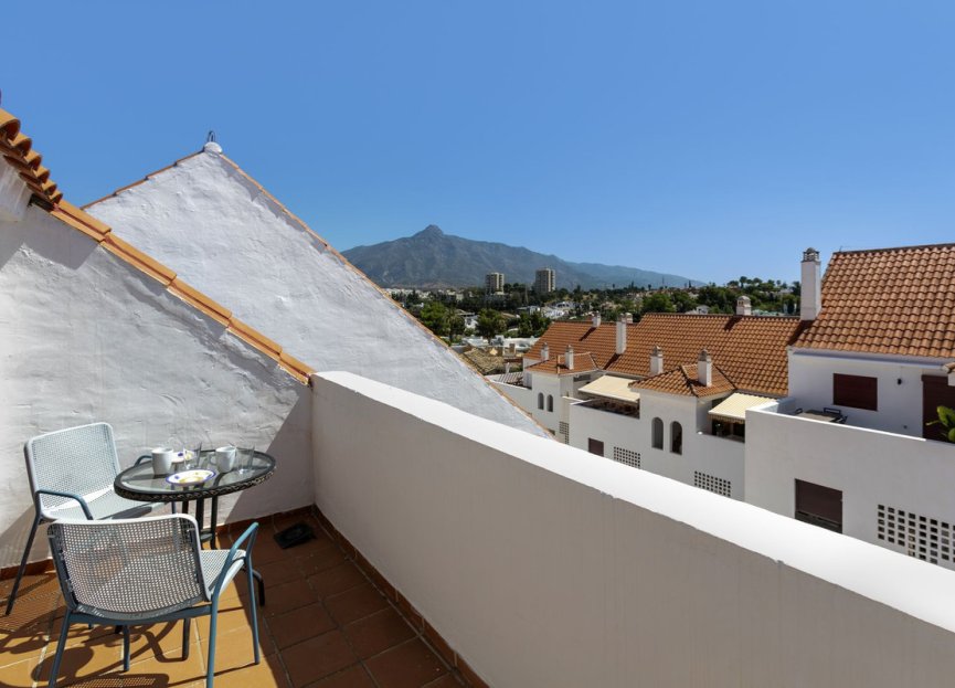 Resale - Apartment - Top Floor Apartment - Marbella - Nueva Andalucia