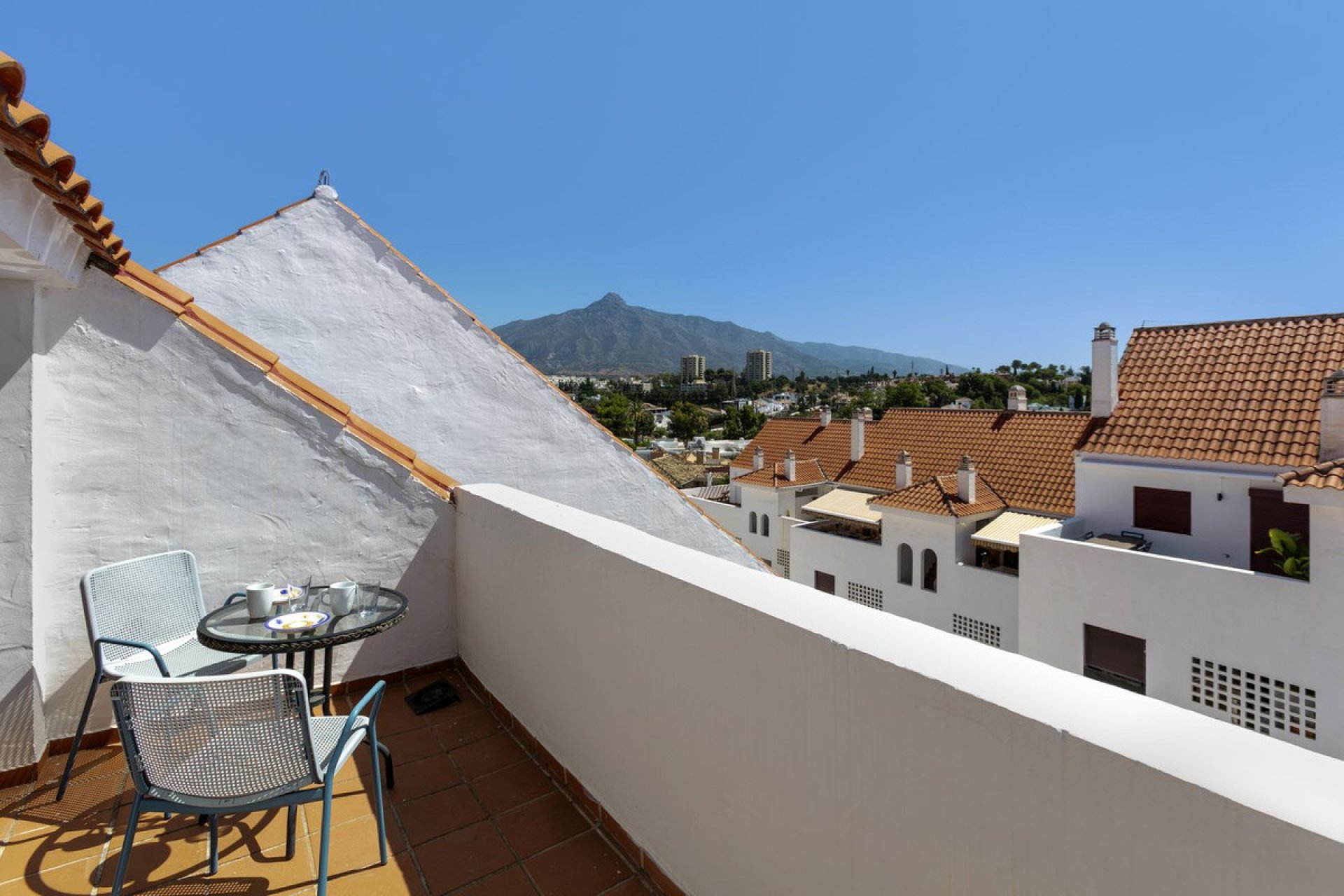 Resale - Apartment - Top Floor Apartment - Marbella - Nueva Andalucia