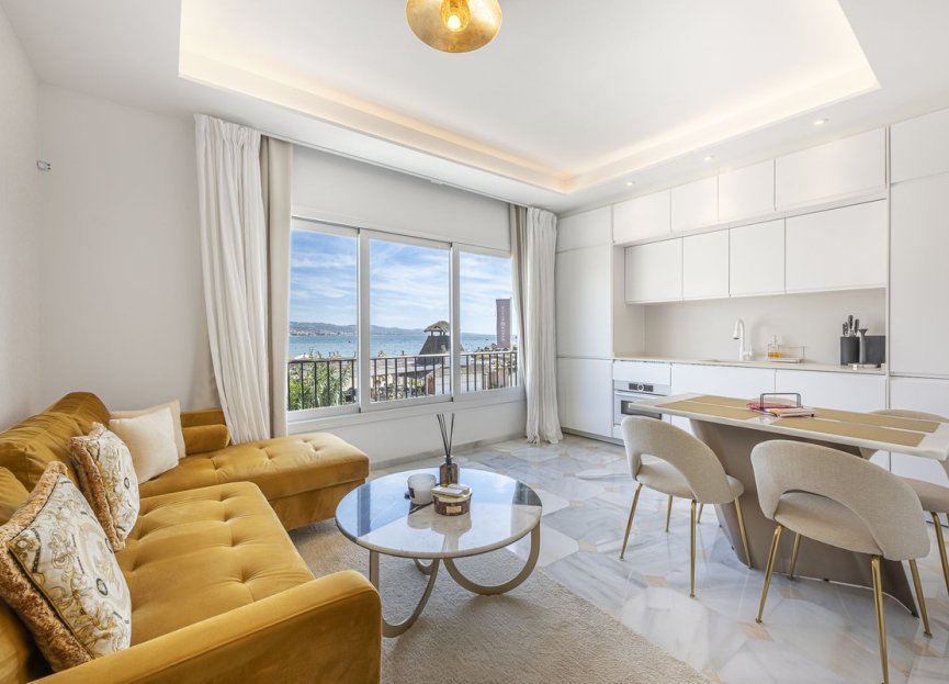 Resale - Apartment - Top Floor Apartment - Marbella - Puerto Banús