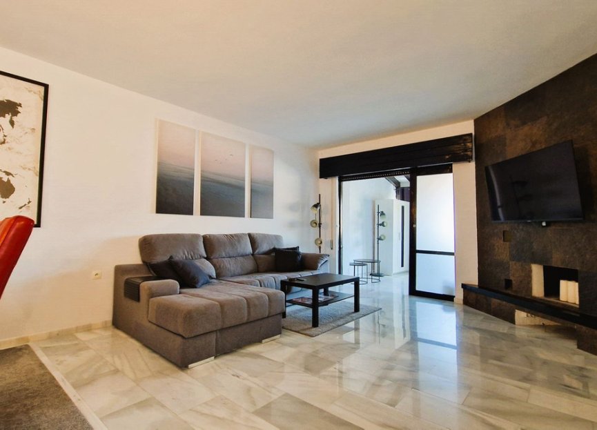 Resale - Apartment - Top Floor Apartment - Marbella - Puerto Banús