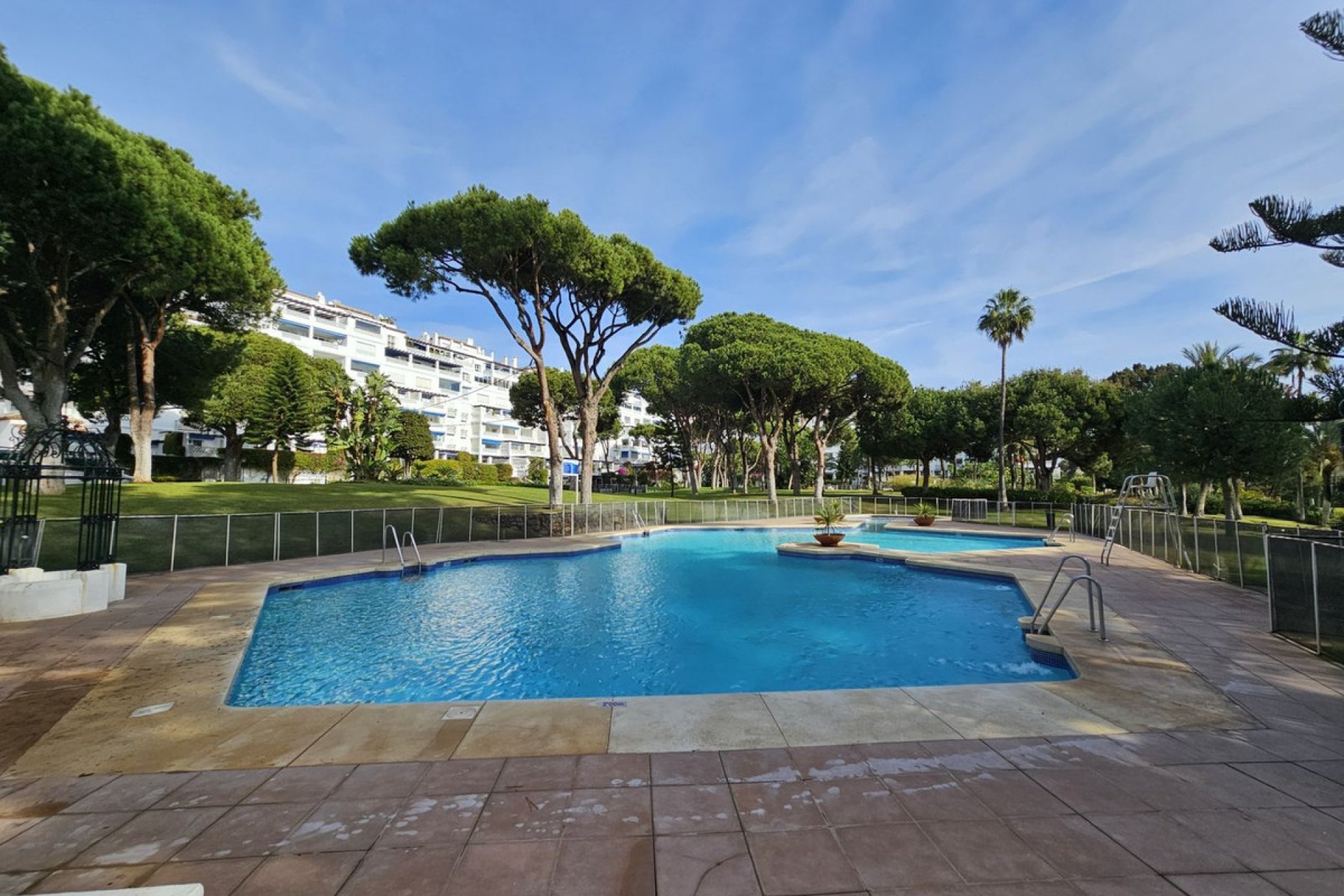 Resale - Apartment - Top Floor Apartment - Marbella - Puerto Banús