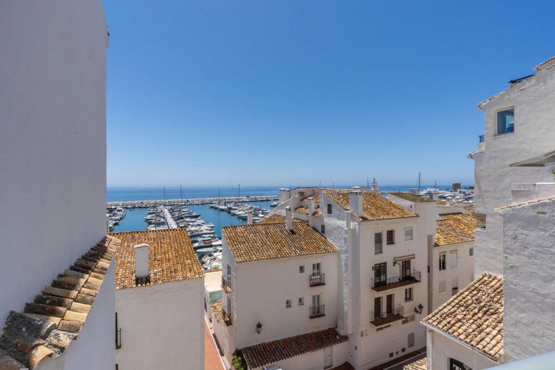 Resale - Apartment - Top Floor Apartment - Marbella - Puerto Banús