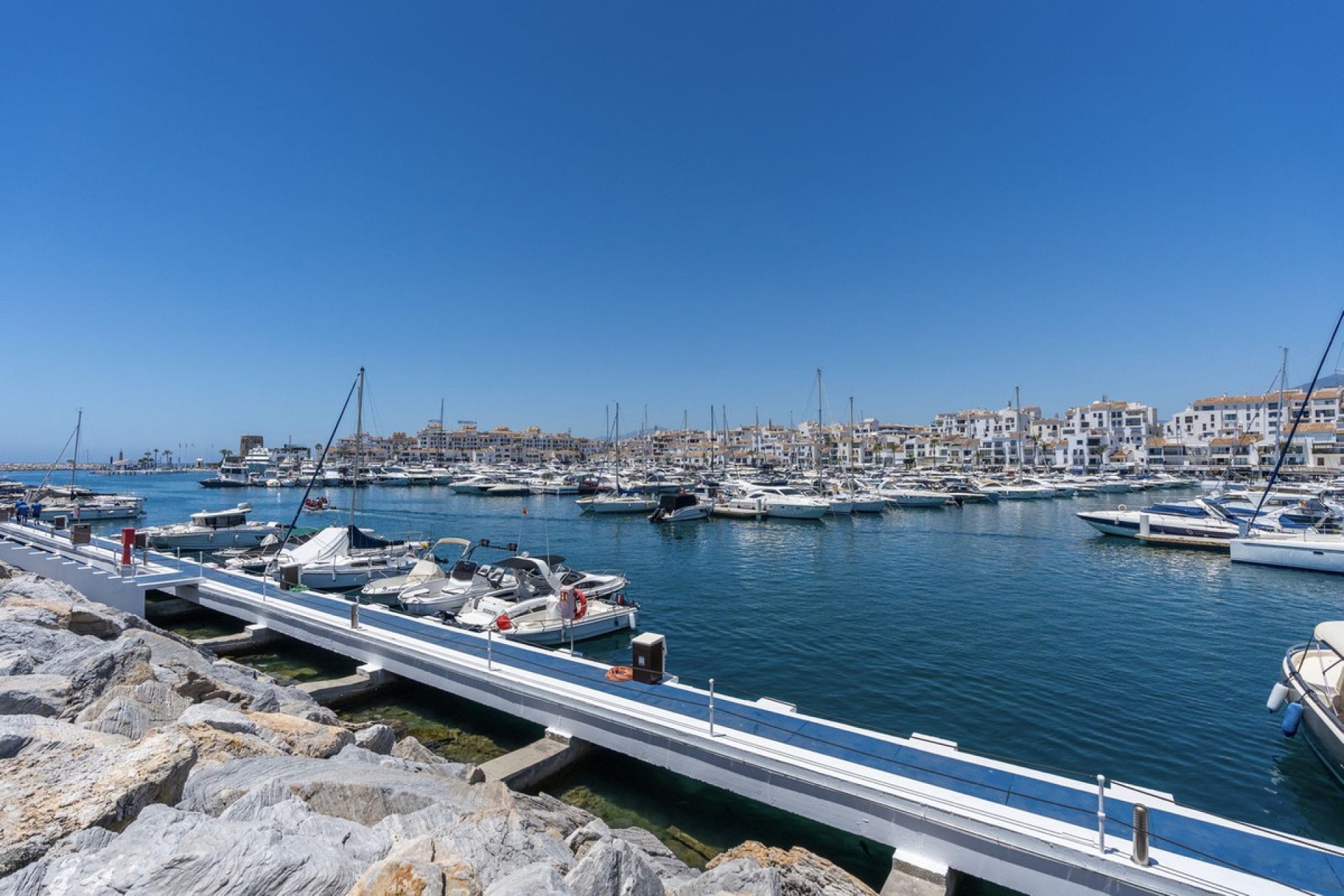 Resale - Apartment - Top Floor Apartment - Marbella - Puerto Banús