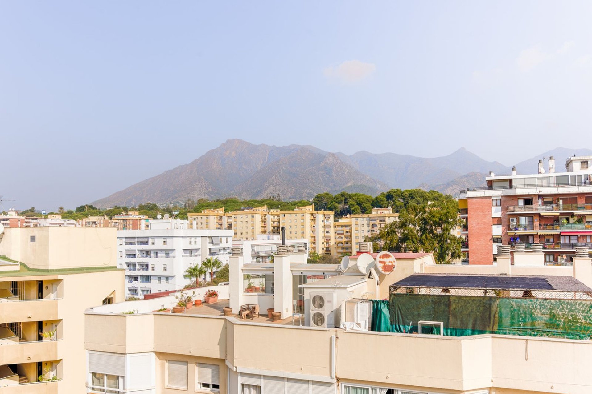 Resale - Apartment - Top Floor Apartment - Marbella