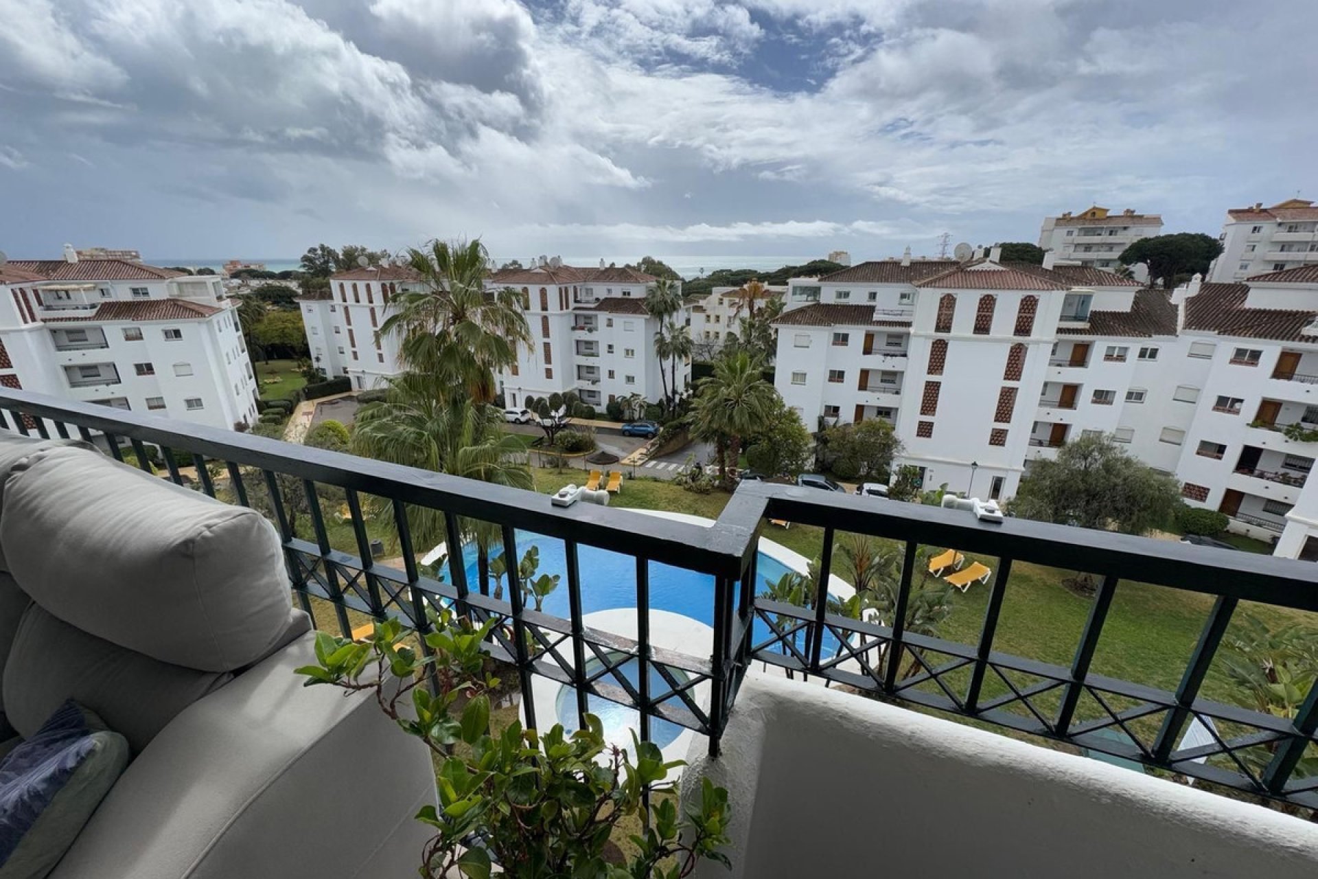 Resale - Apartment - Top Floor Apartment - Mijas - Calahonda