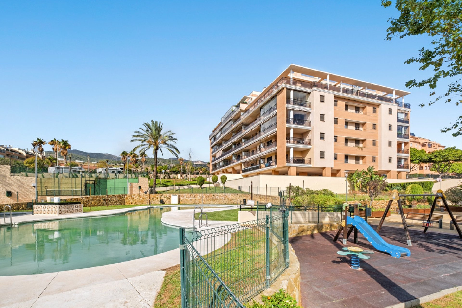 Resale - Apartment - Torremolinos