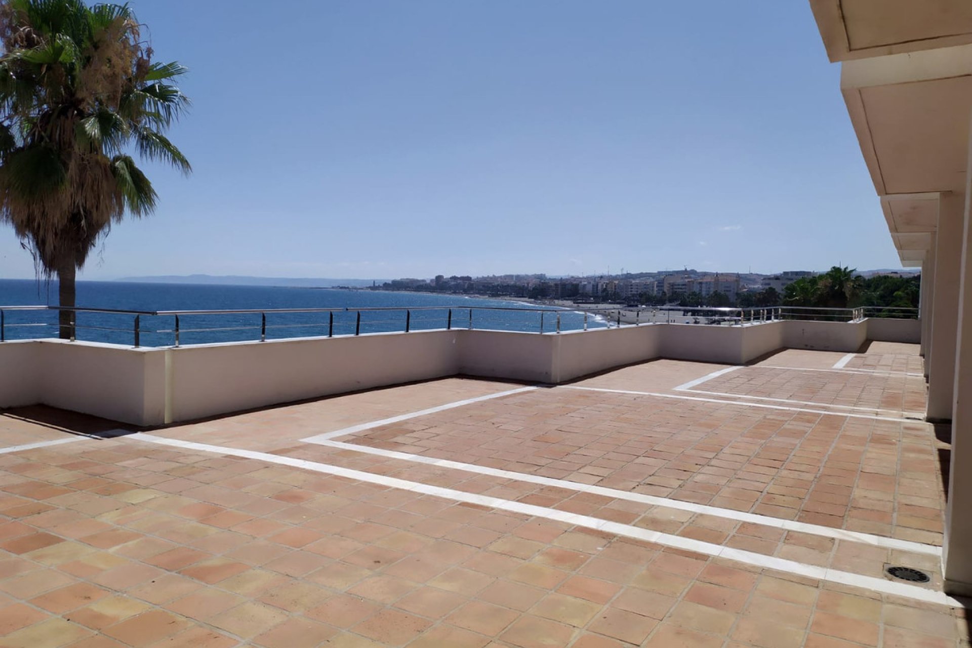 Resale - Commercial - Estepona
